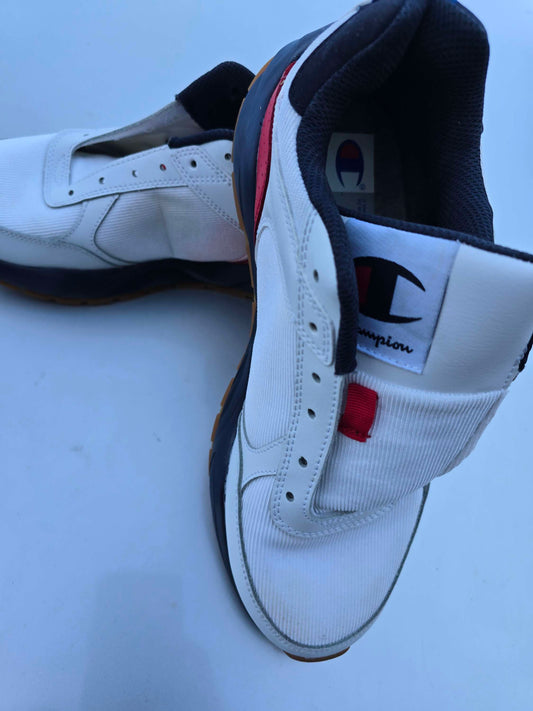 Champion classic sneaker size 7y image 1