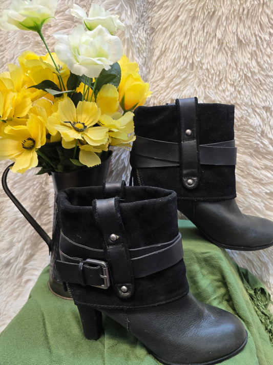 Woman black ankle boots size 8 image 1