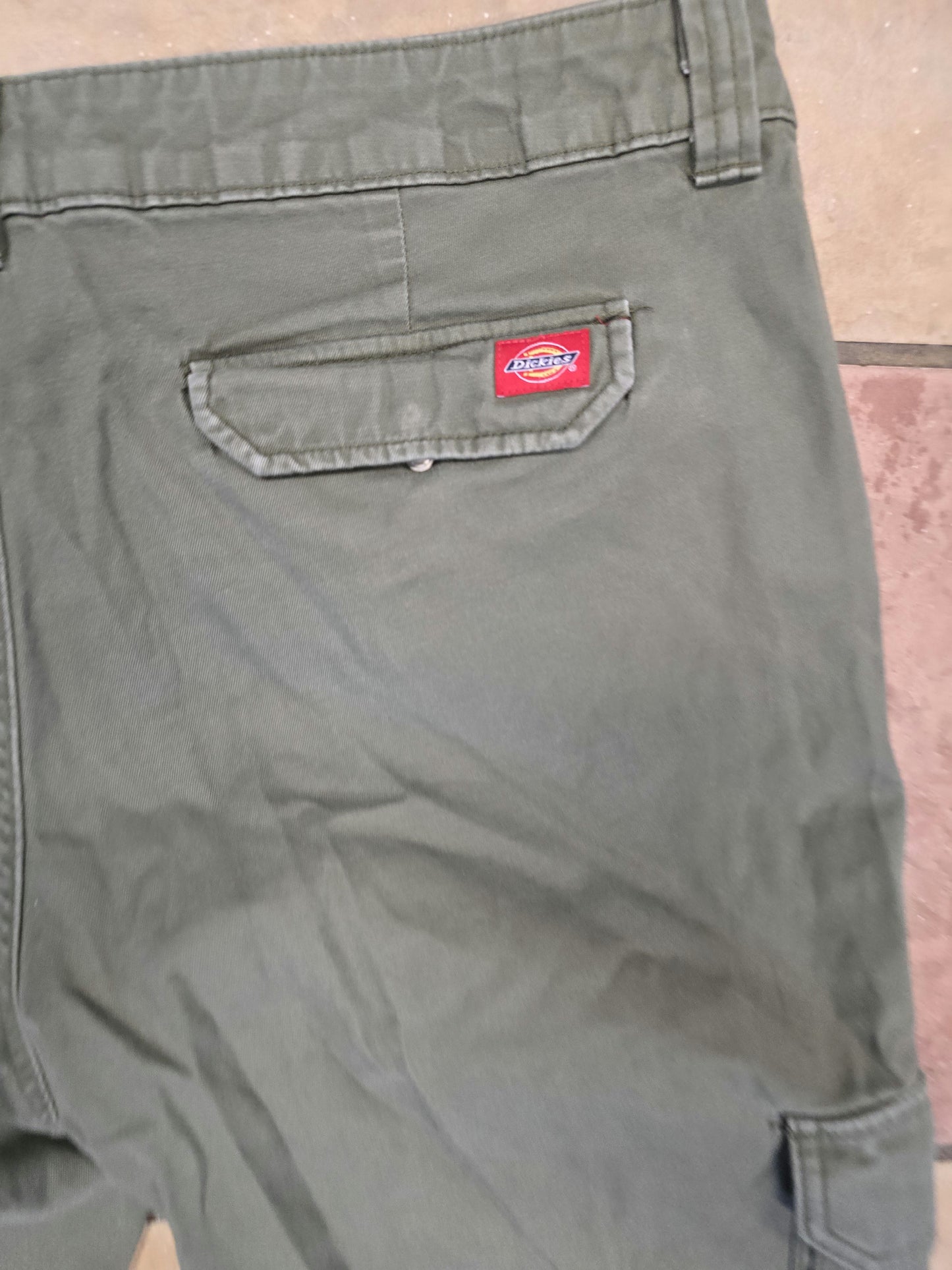Dickies army green multi pocket pants 14R image 7