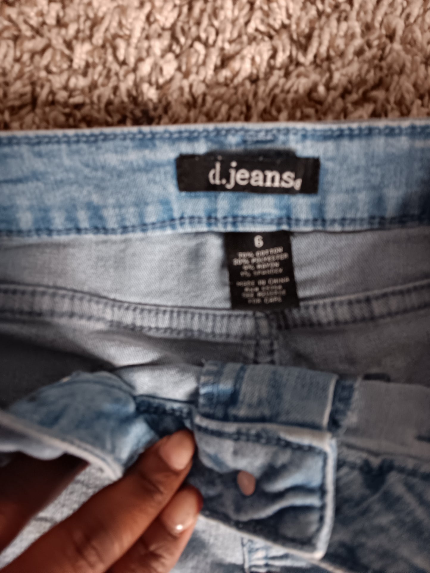 D.Jeans light wash denim shorts size 6 image 2