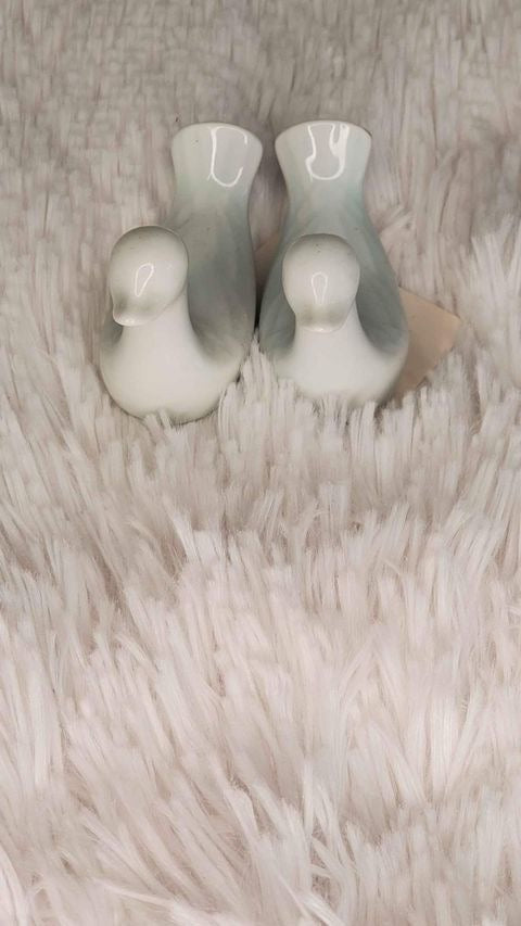 pair Porcelain birds/dove image 1