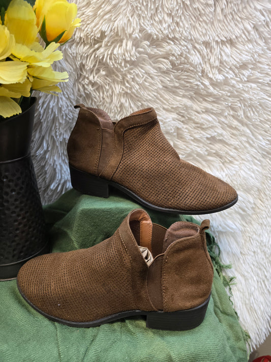 Cityclassified brown boots size 7.5 image 1