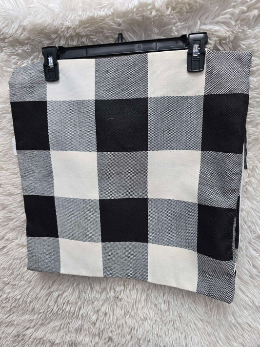 Pair plaid black and gray pillows image 1