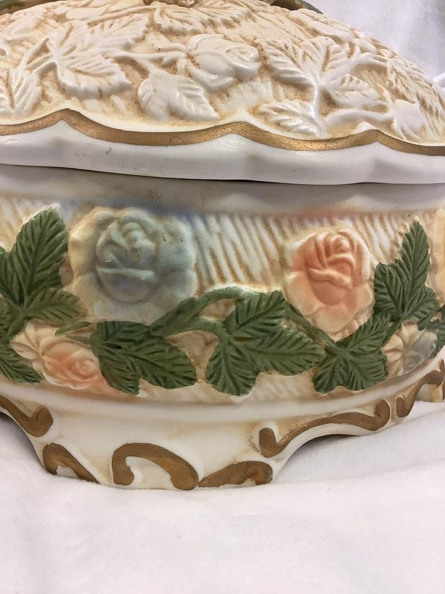 Vintage Two piece ceramic cover dish/powder dish/jewelry holder image 4