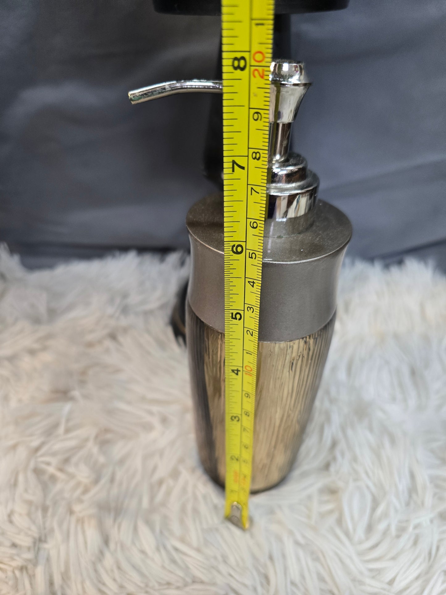 Soap dispenser image 4