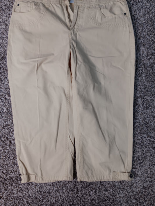 Light Yellow Capri Pants – Casual Cropped Comfort image 1