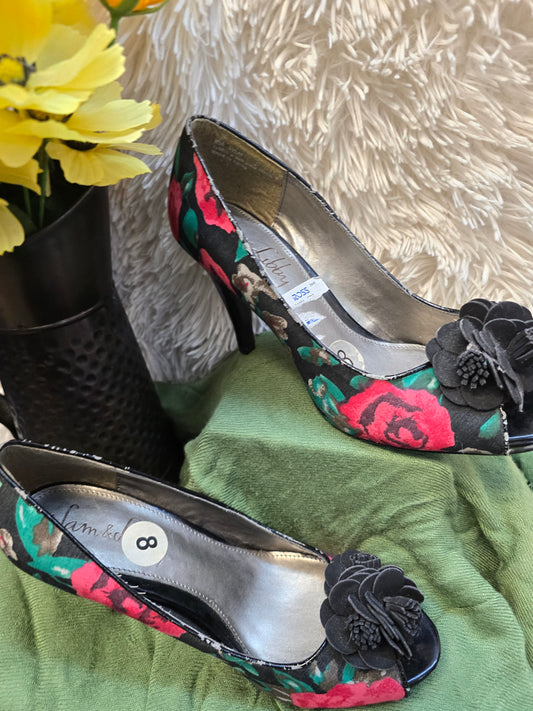 Saam and Libby heel size 8 image 1