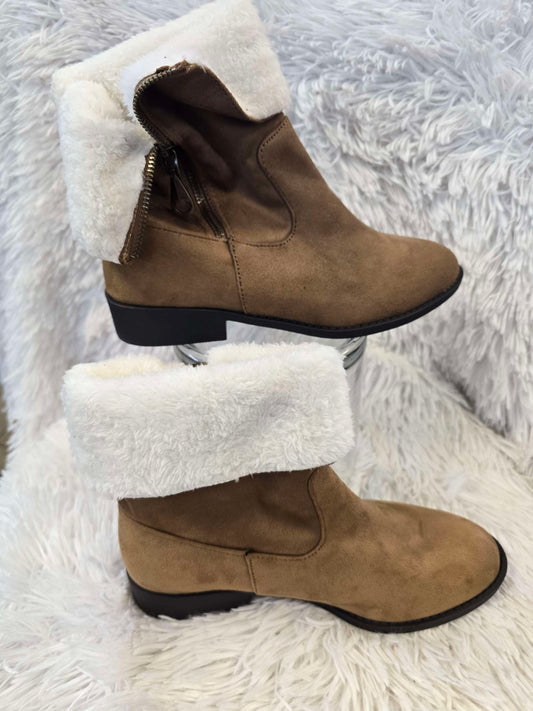 Girls boots size 7 image 1