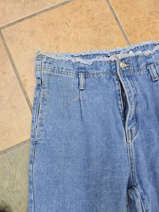 Woman boyfriend jeans/denim size 8 image 1
