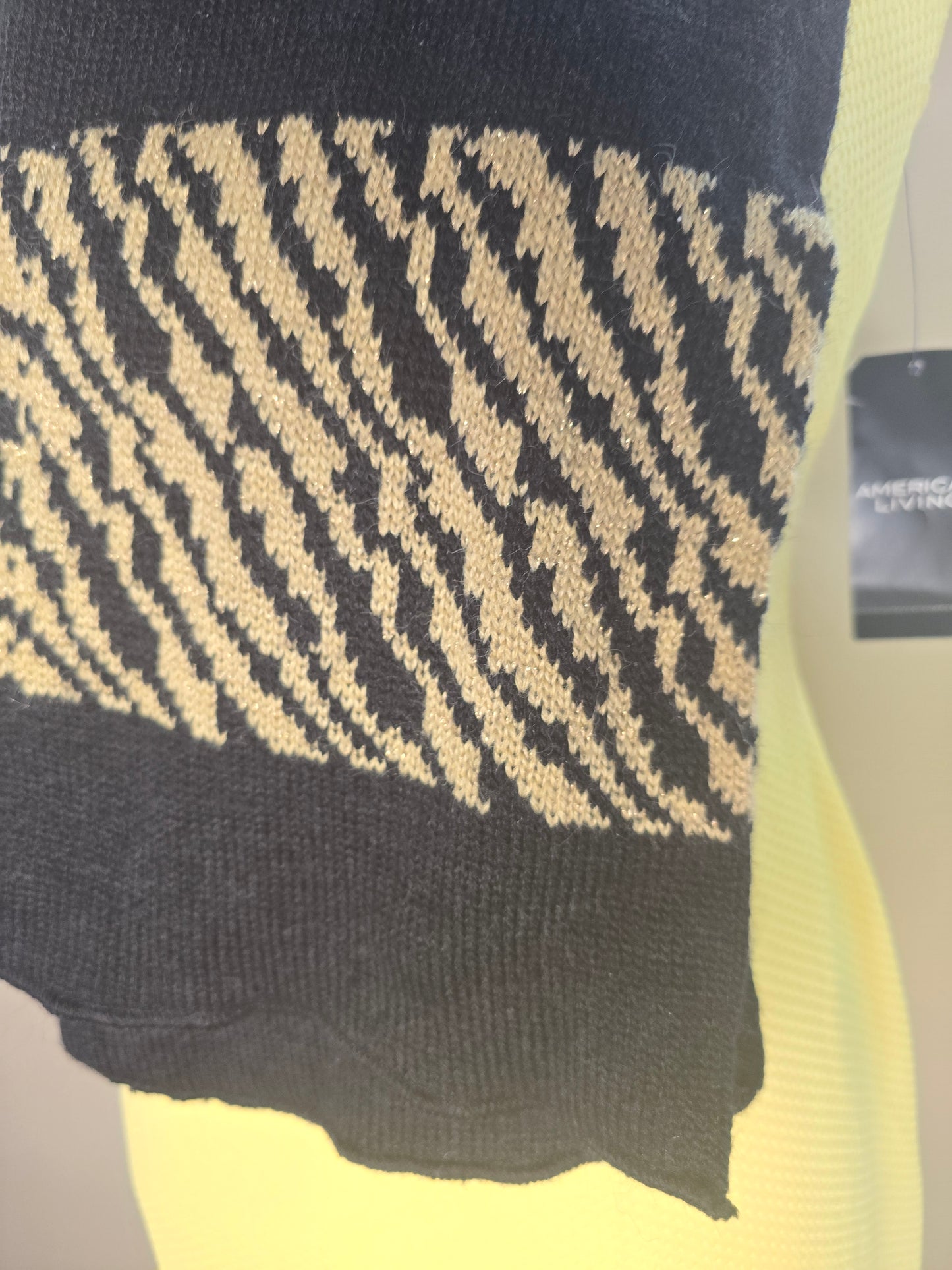 Black and gold scarf image 7