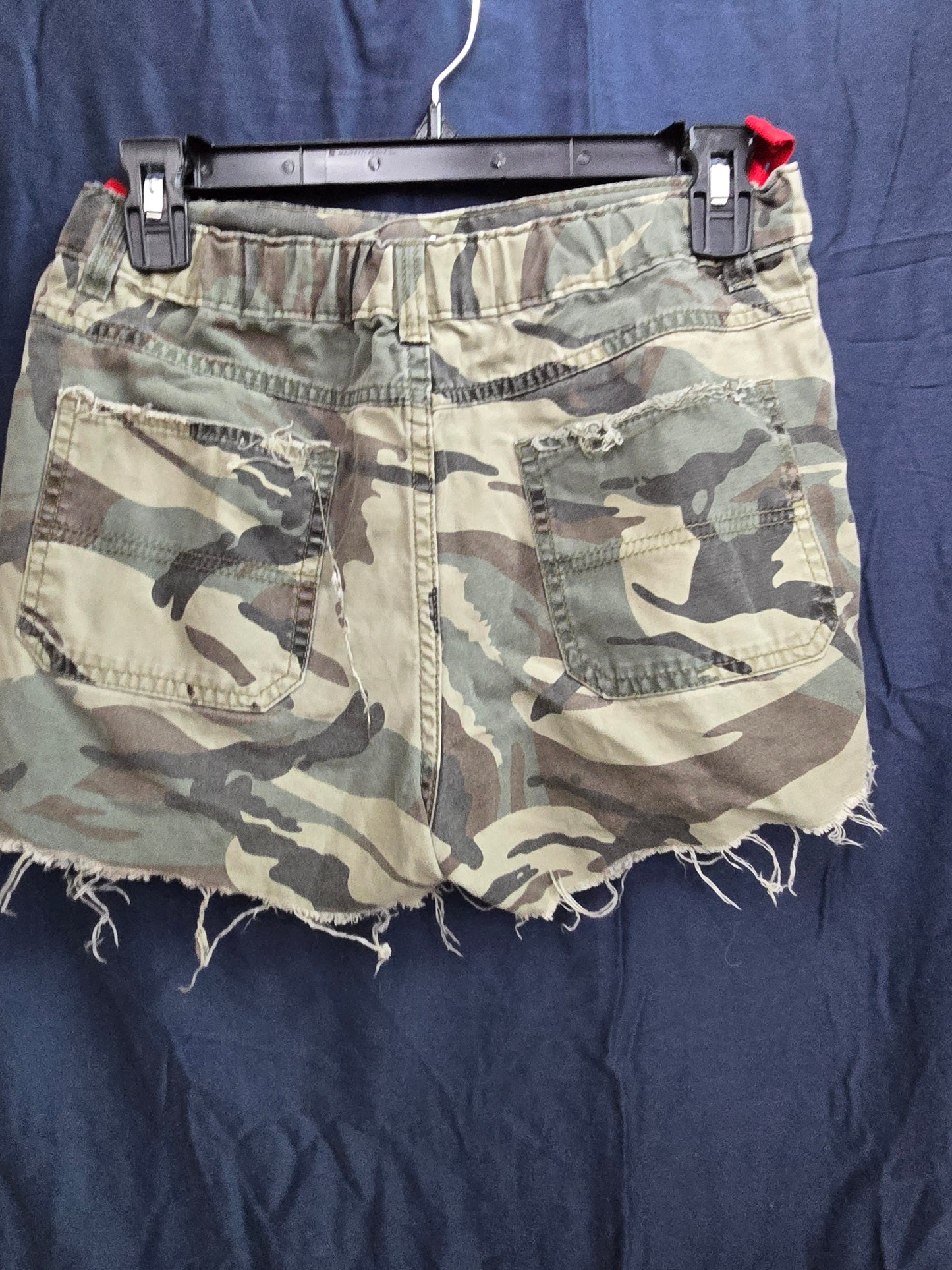 Camouflage girl shorts size 10 image 4
