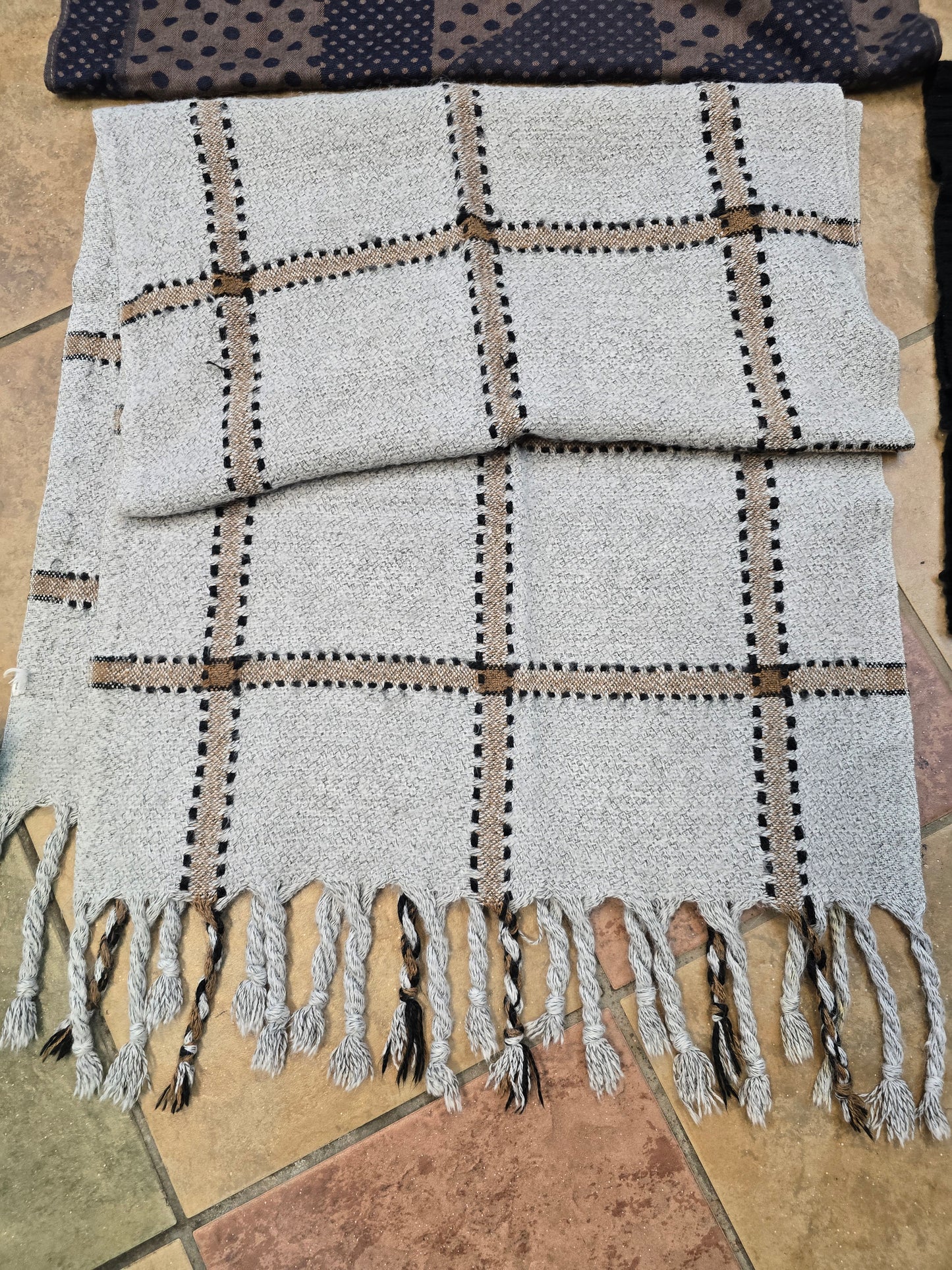 Large scarf image 2