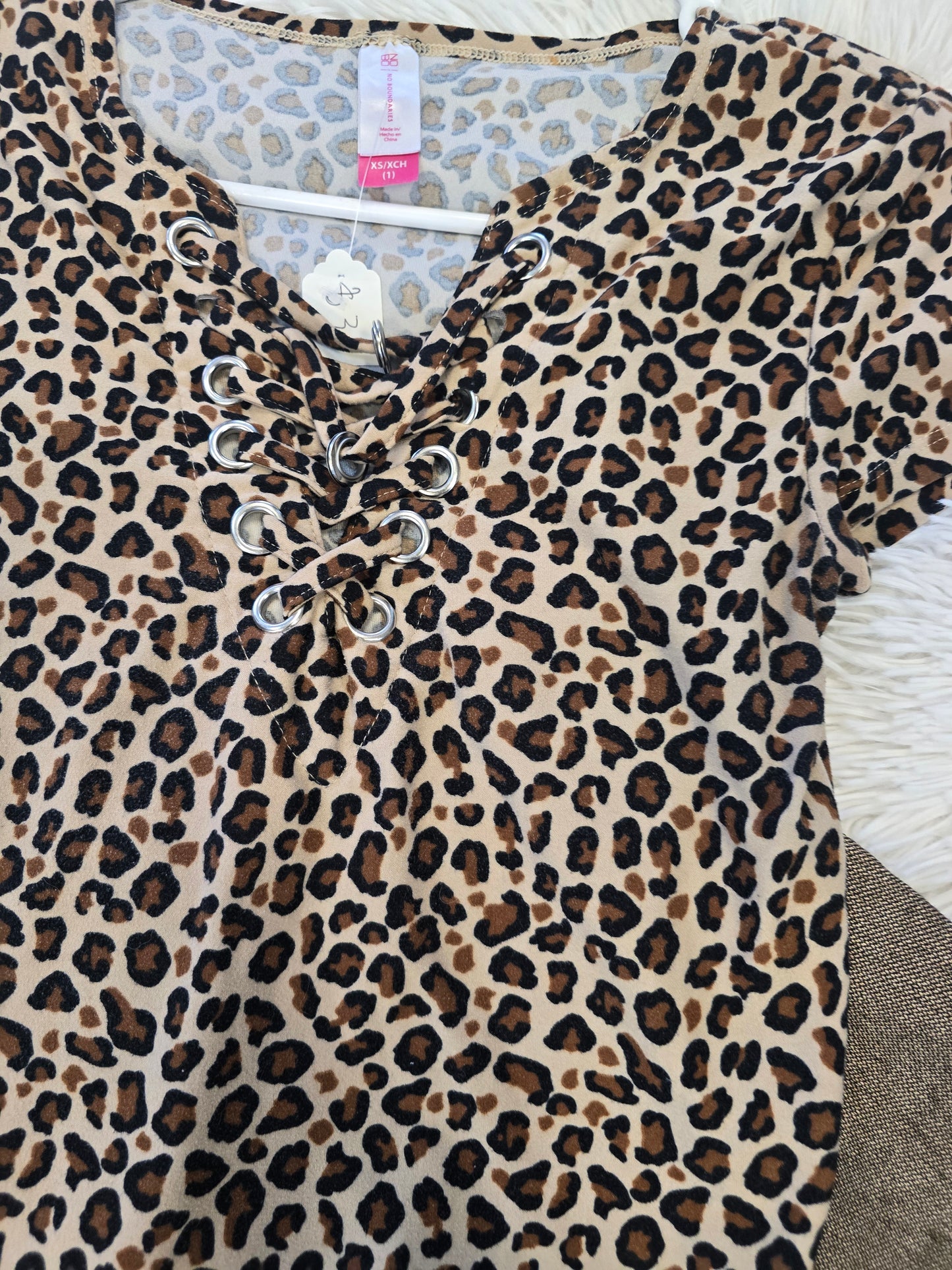 Leopard print blouse xs image 2