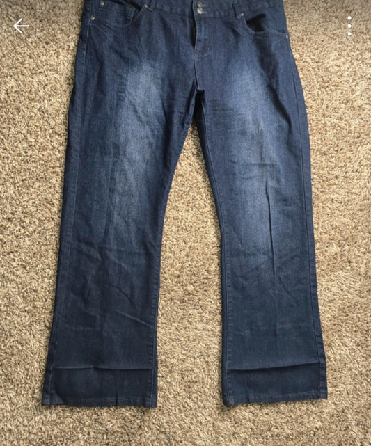 DOTS Classy Women’s Dark Wash Jeans – Size 17/18 Short