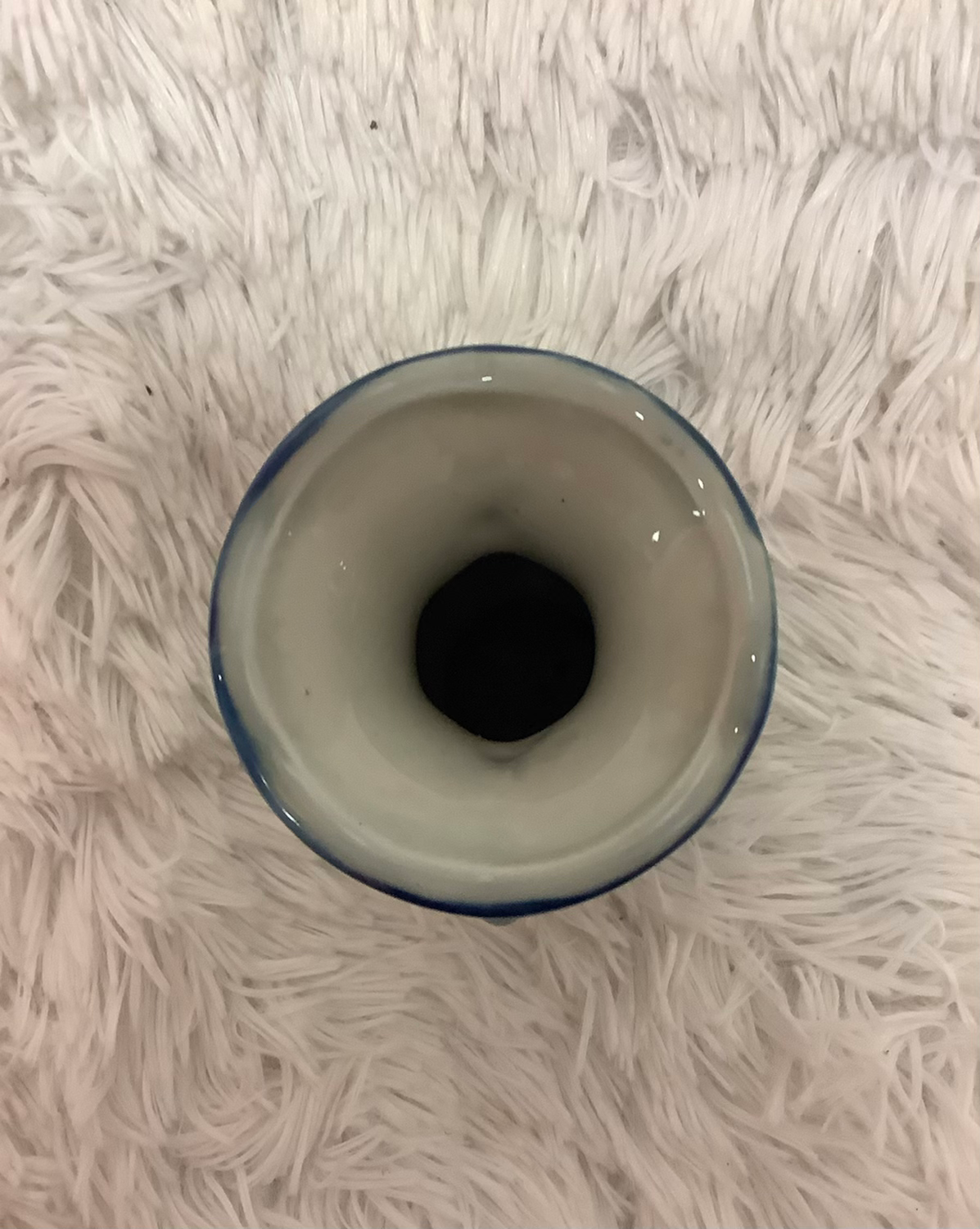Porcelain vase blue and white image 4