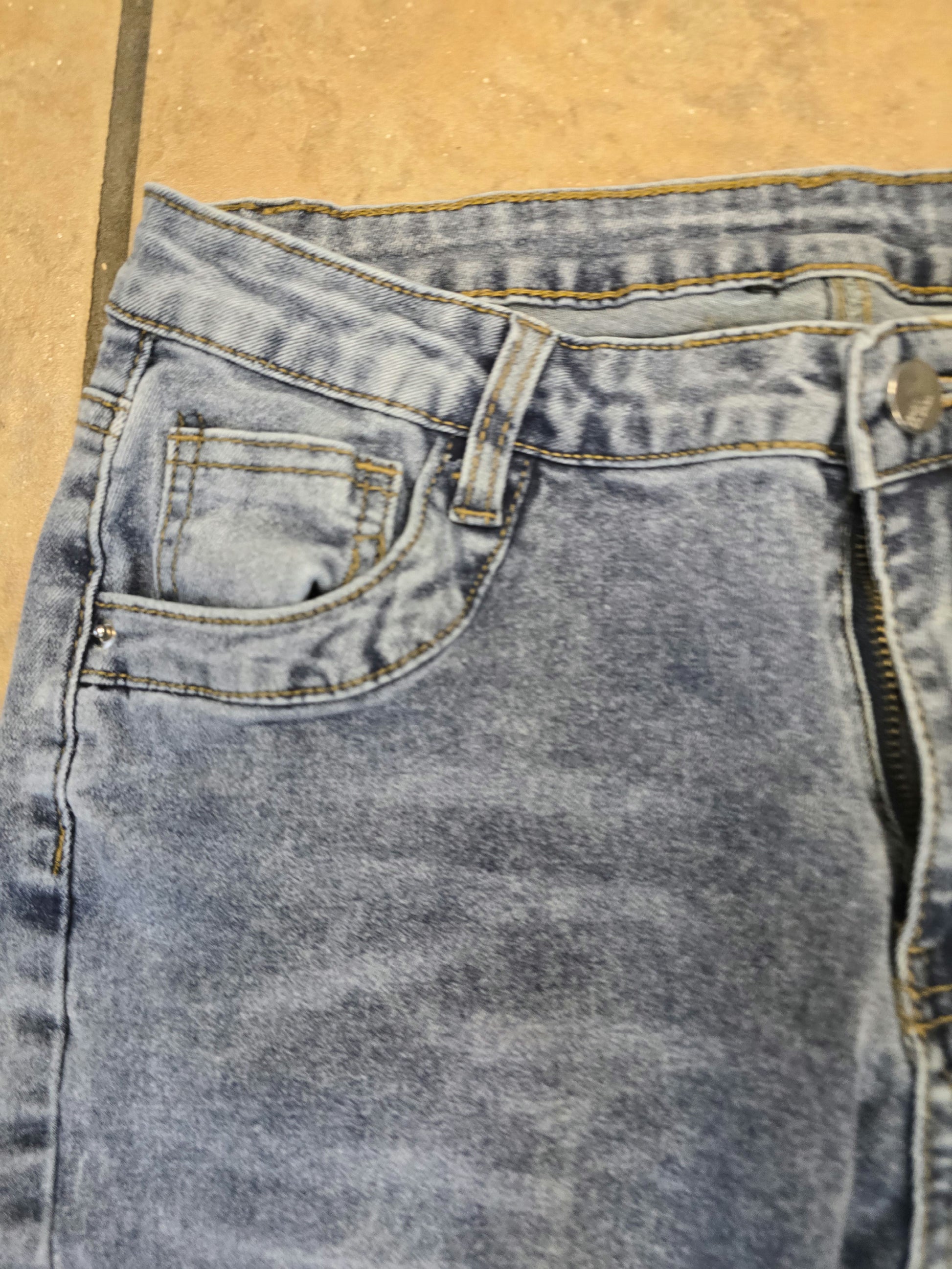 Shein girl jeans size L image 3