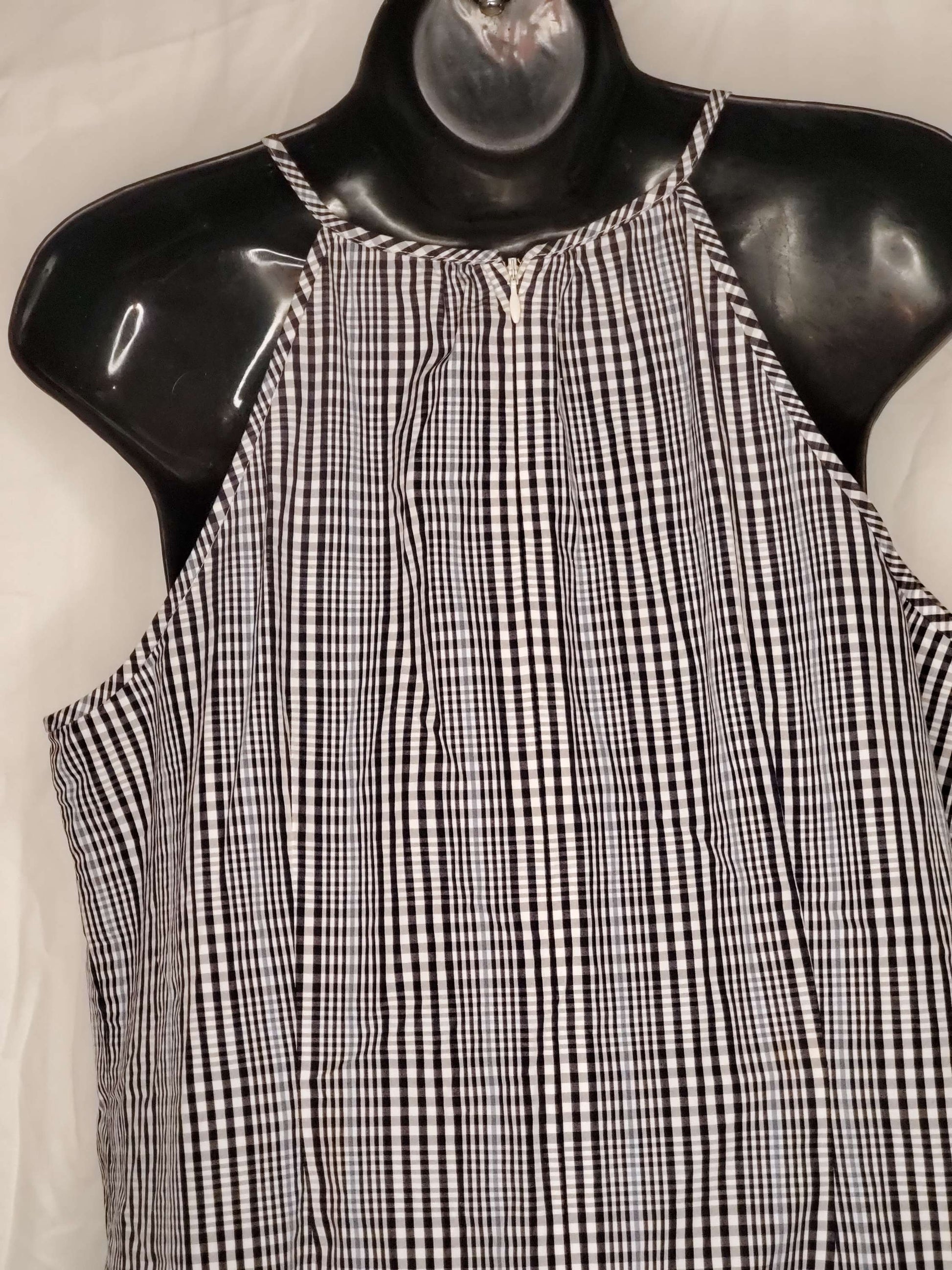 J Crew black and white v cut above knee dress size 8 image 2