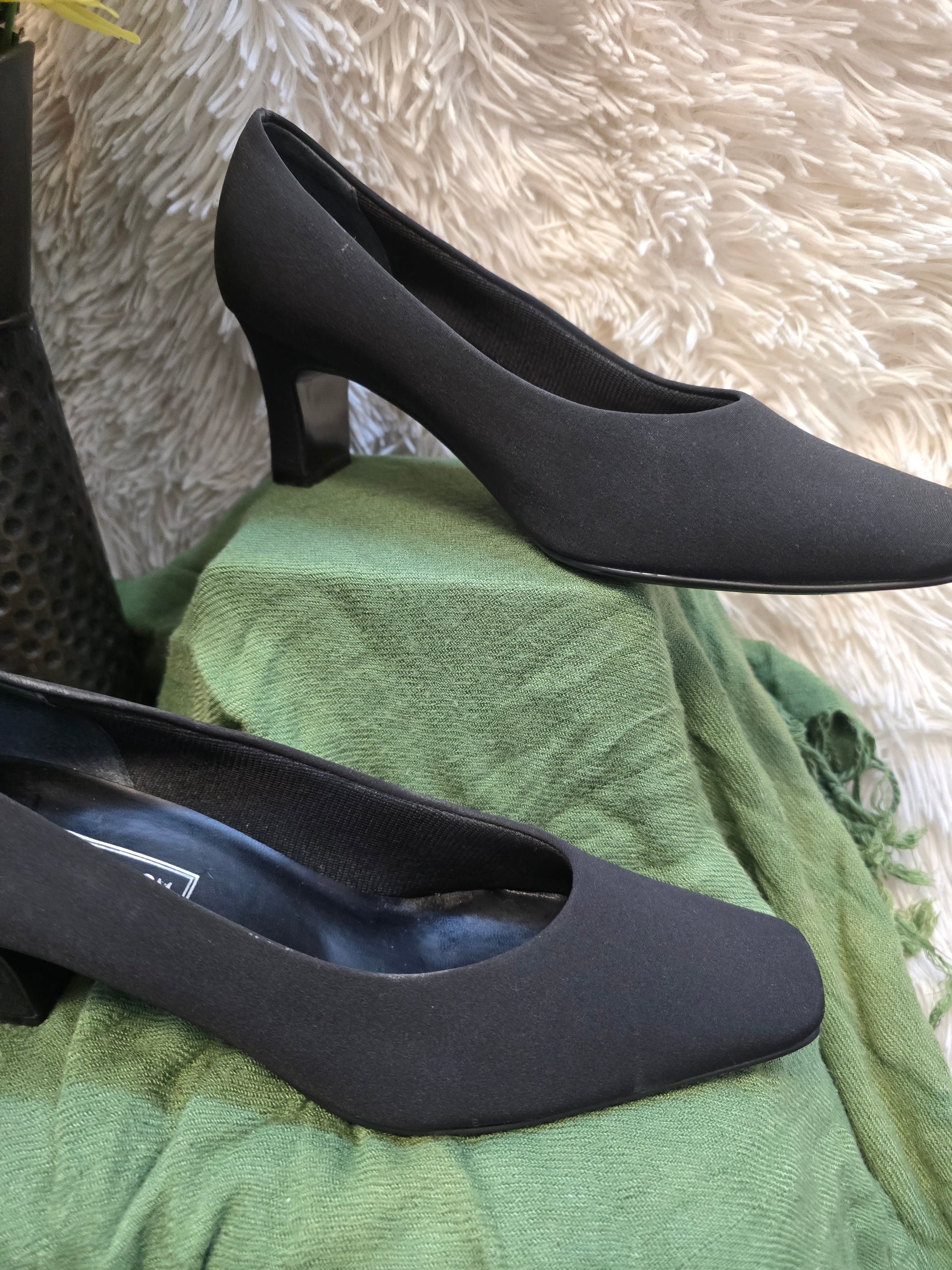 Nordstrom black shoe size 7w image 3