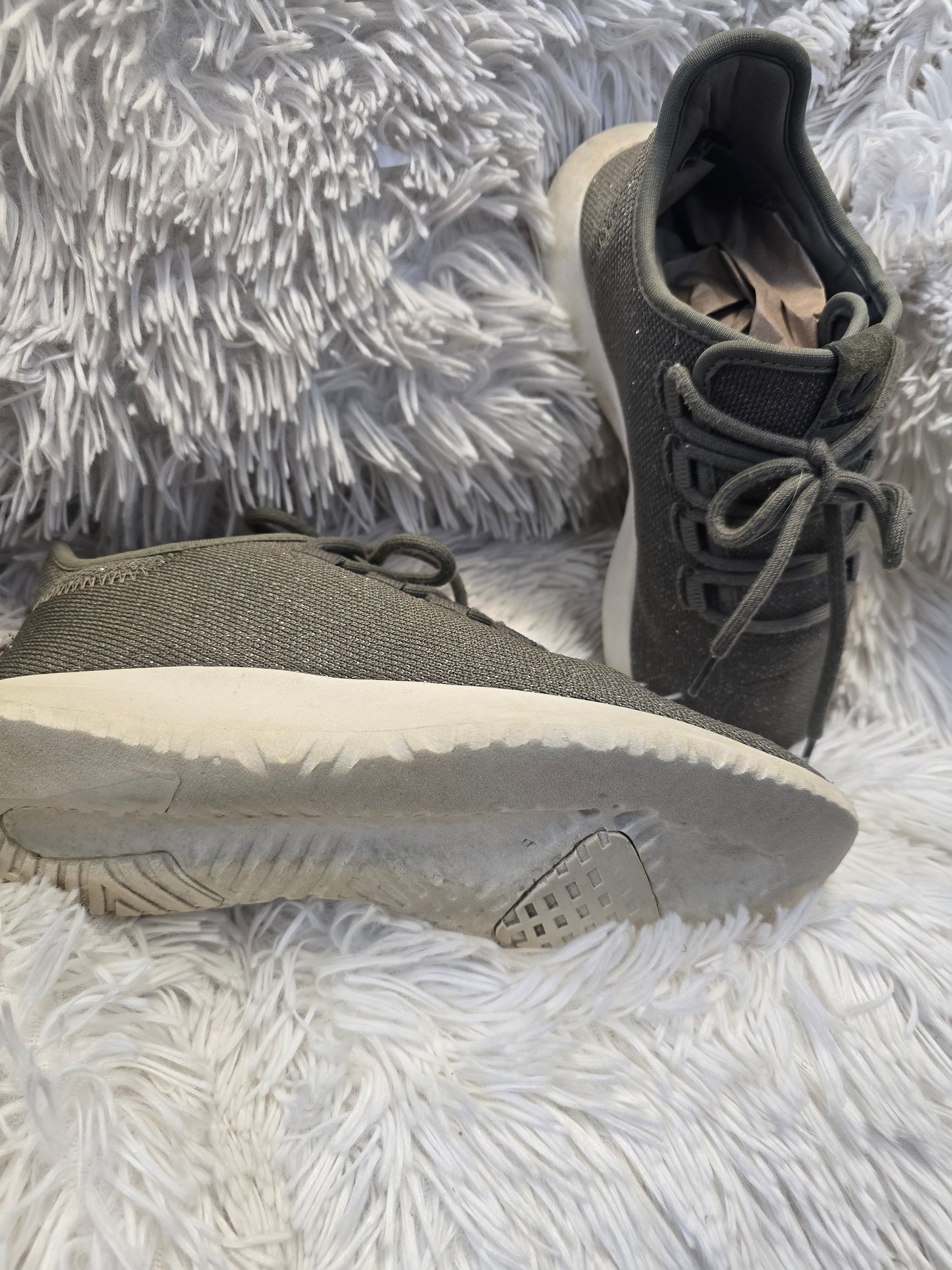 Women Adidas size 8 shoe image 4