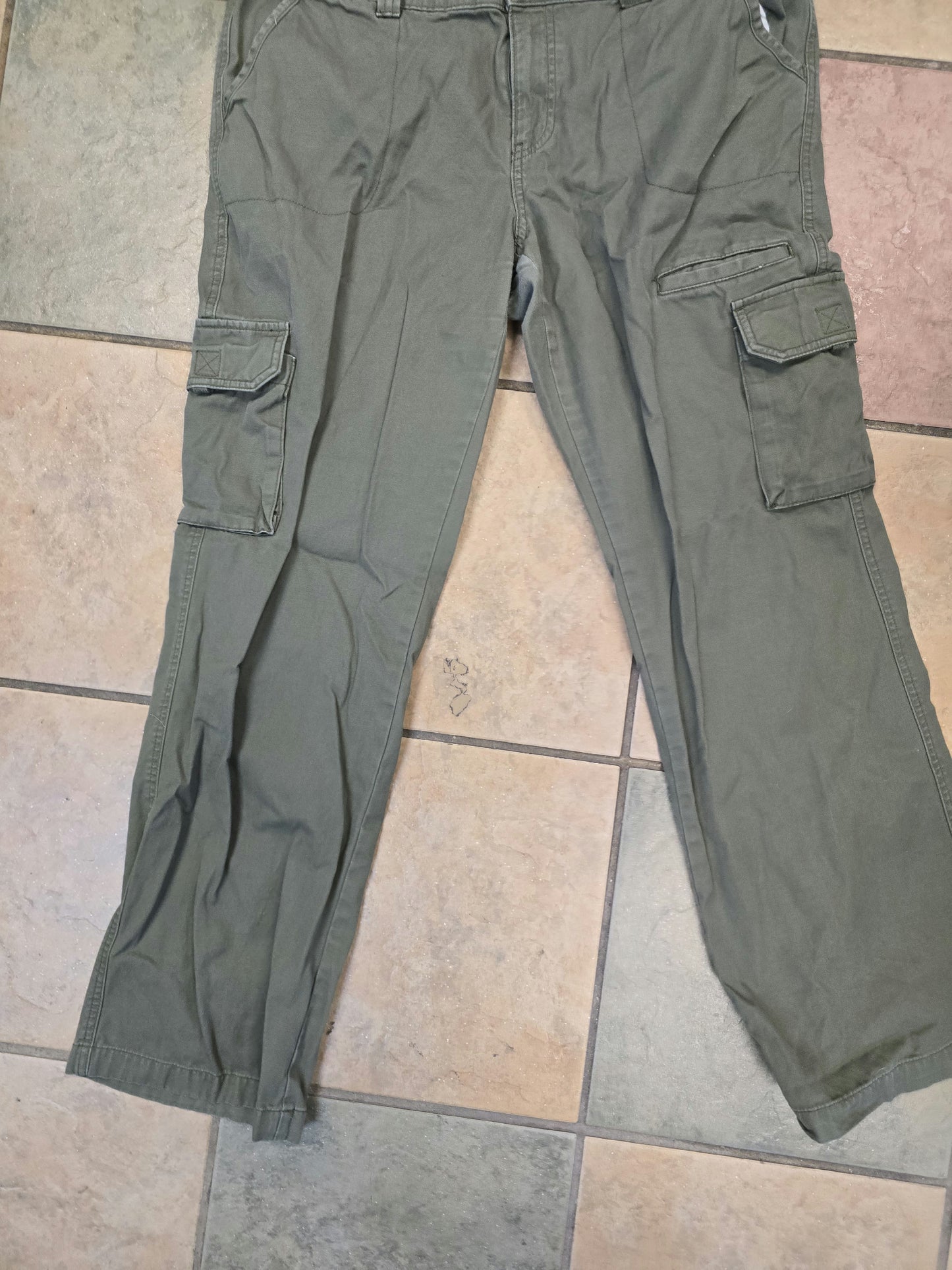 Dickies army green multi pocket pants 14R image 0