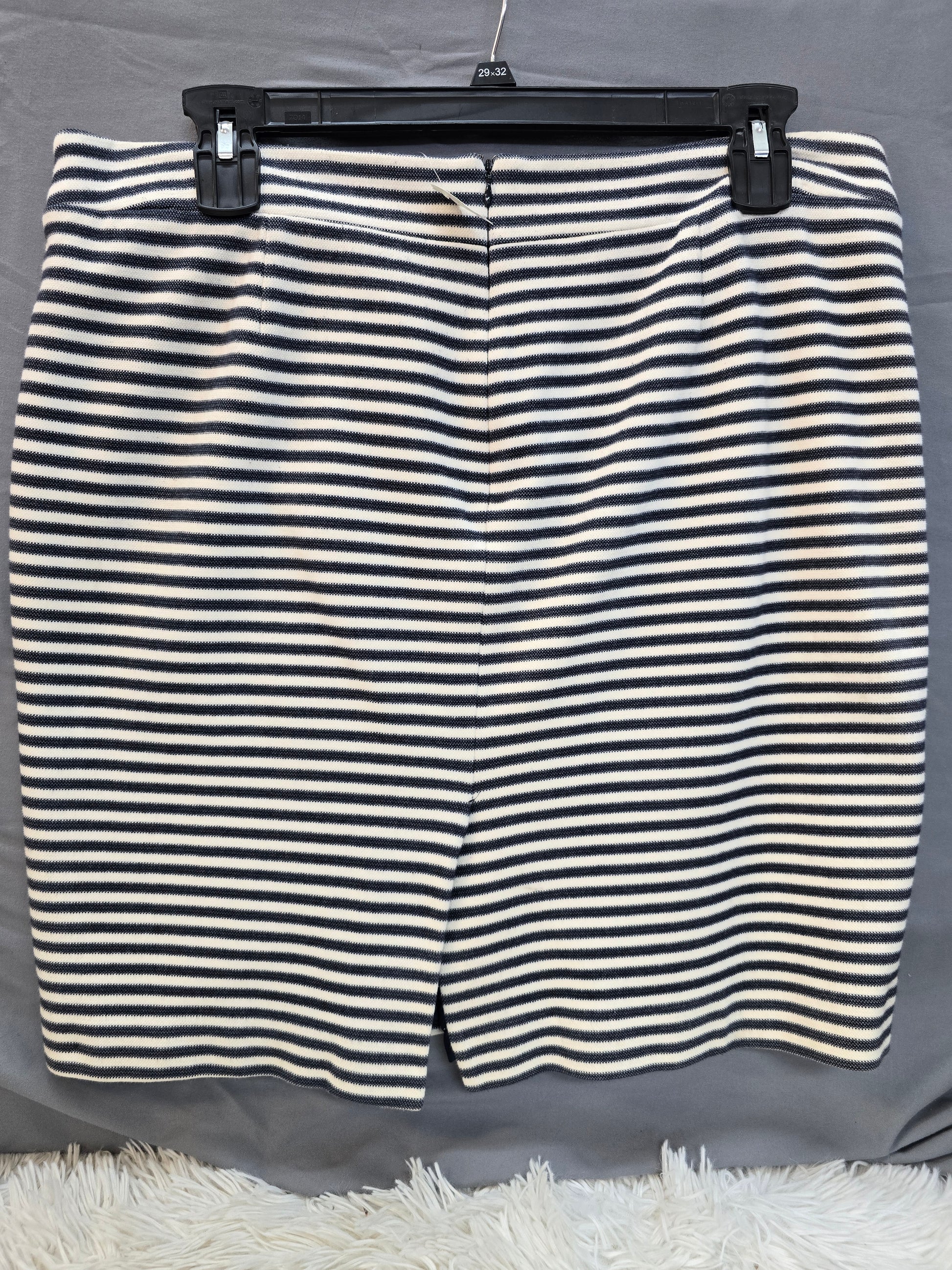 Ann Taylor stretch skirt size 16 image 1