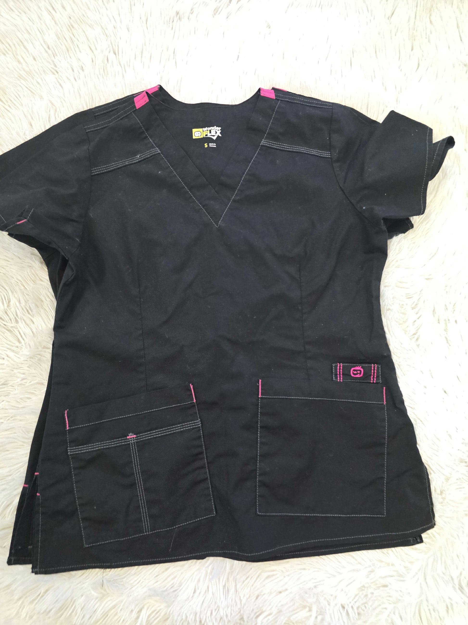 set of 3 Black Wonder Flex scrub tops, size small image 0