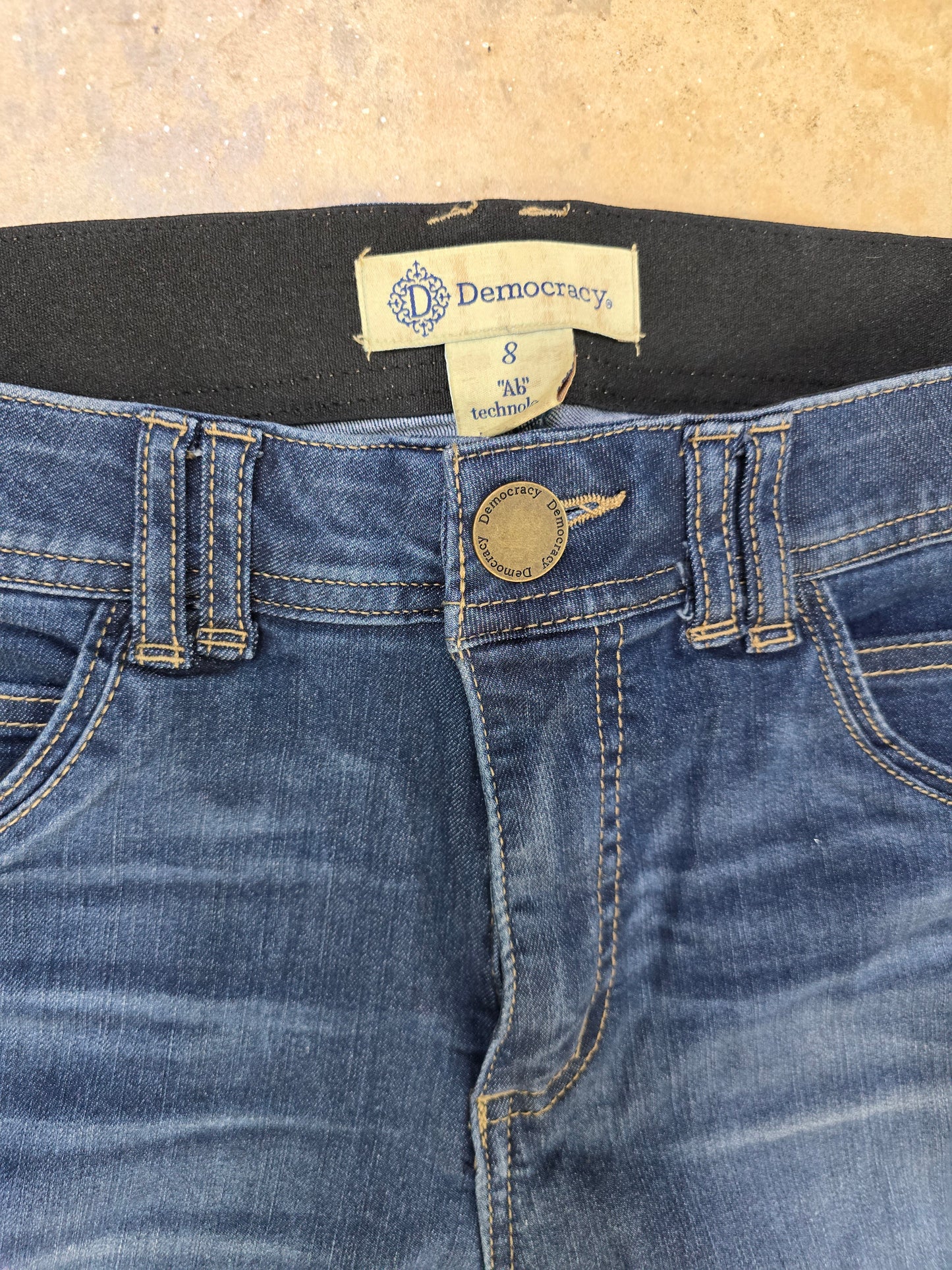 Boyfriend jeans/denim size 8 image 3