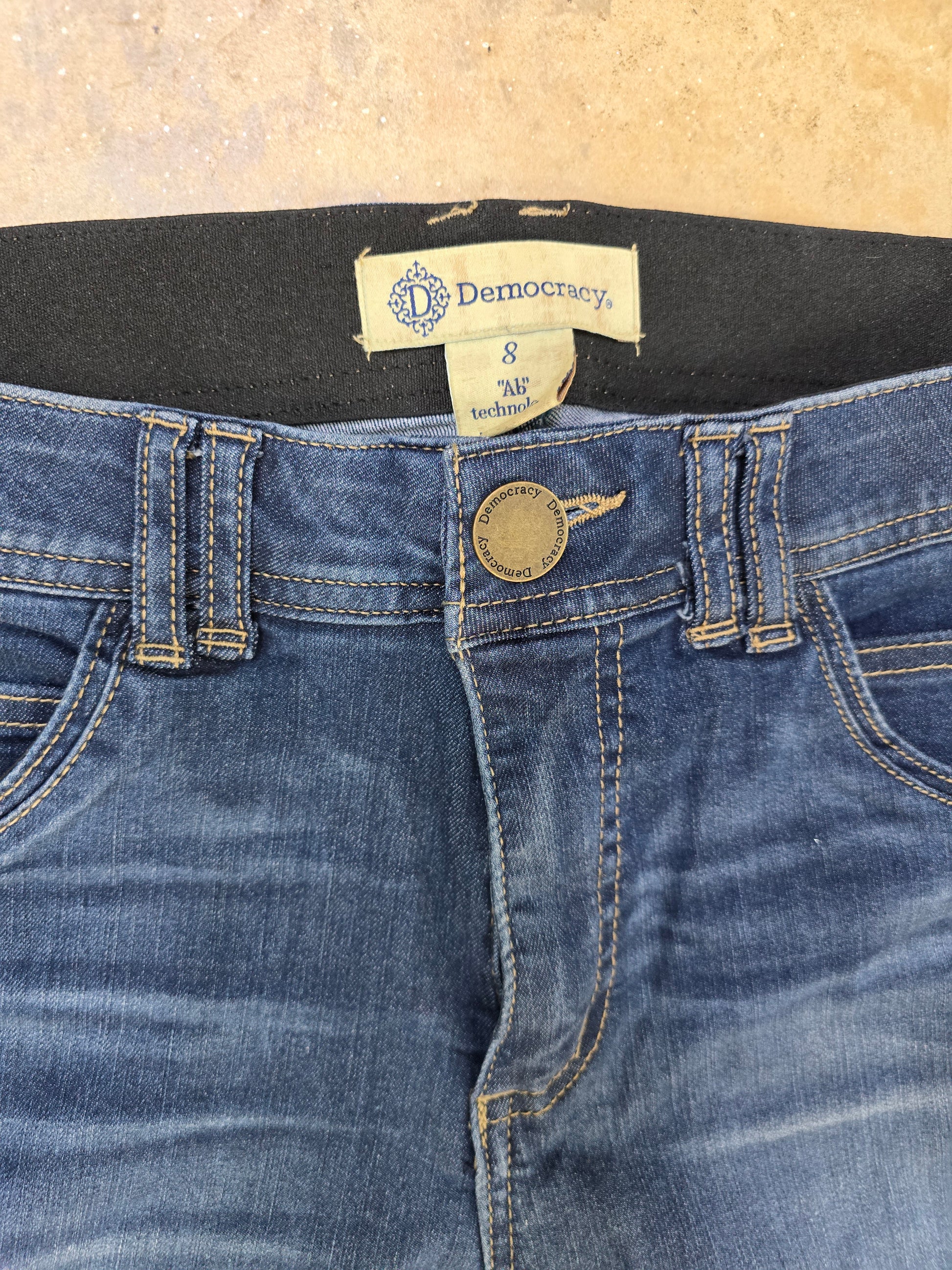 Boyfriend jeans/denim size 8 image 3