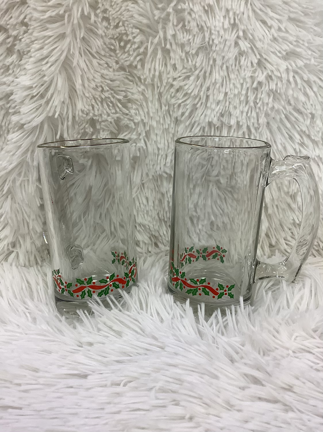 Holly themed dishware image 6