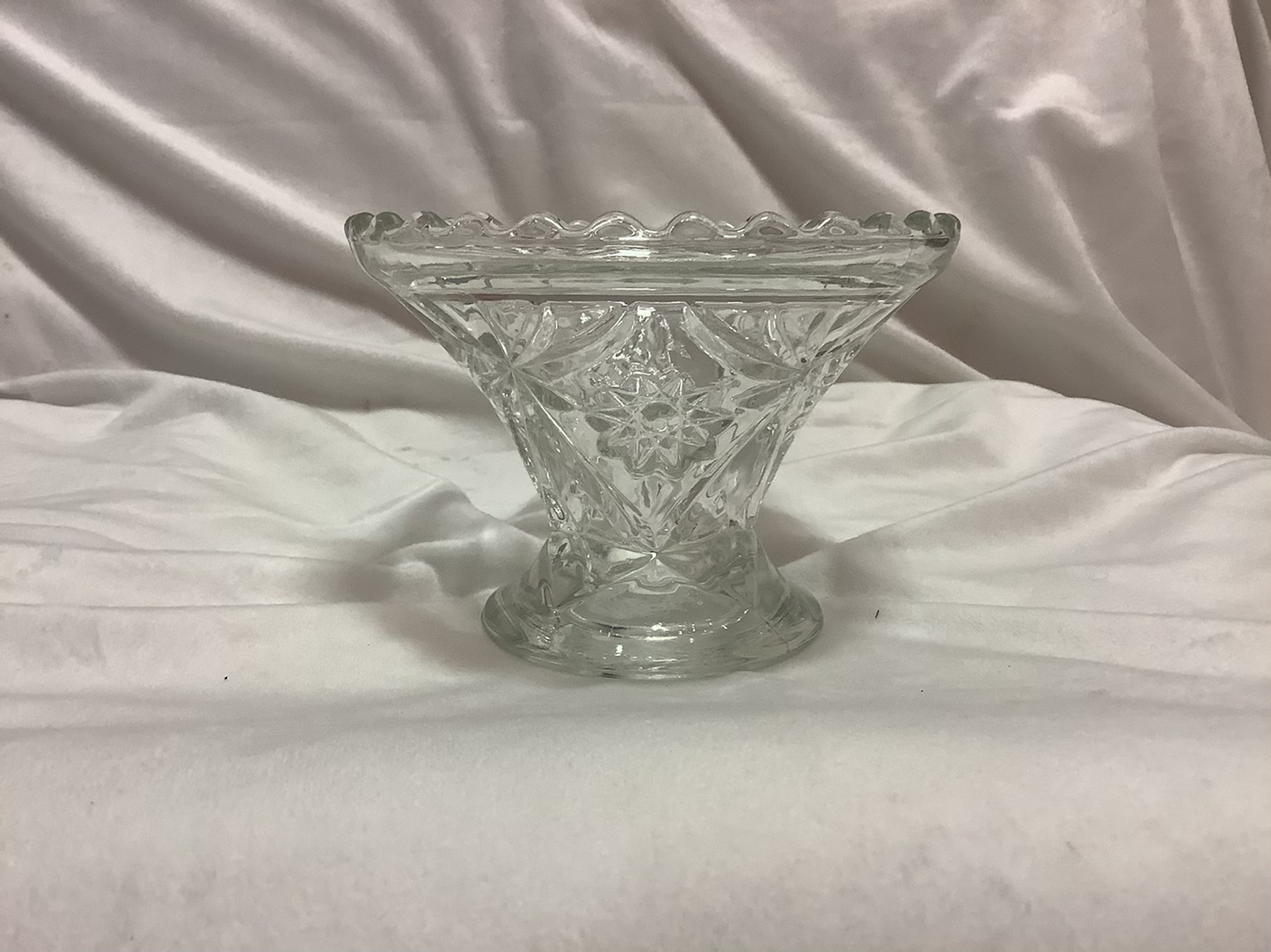 Vintage Clear Glass vase/ doubles as a punch bowl vase image 3