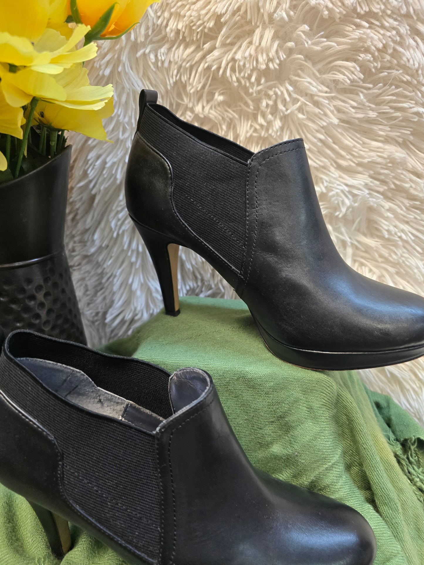 Adrienne Vittadini shoe size 6M image 2