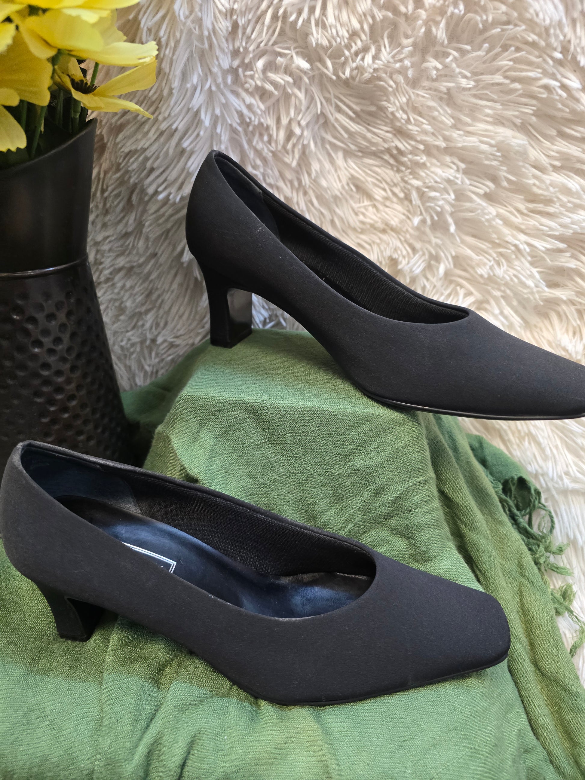 Nordstrom black shoe size 7w image 0