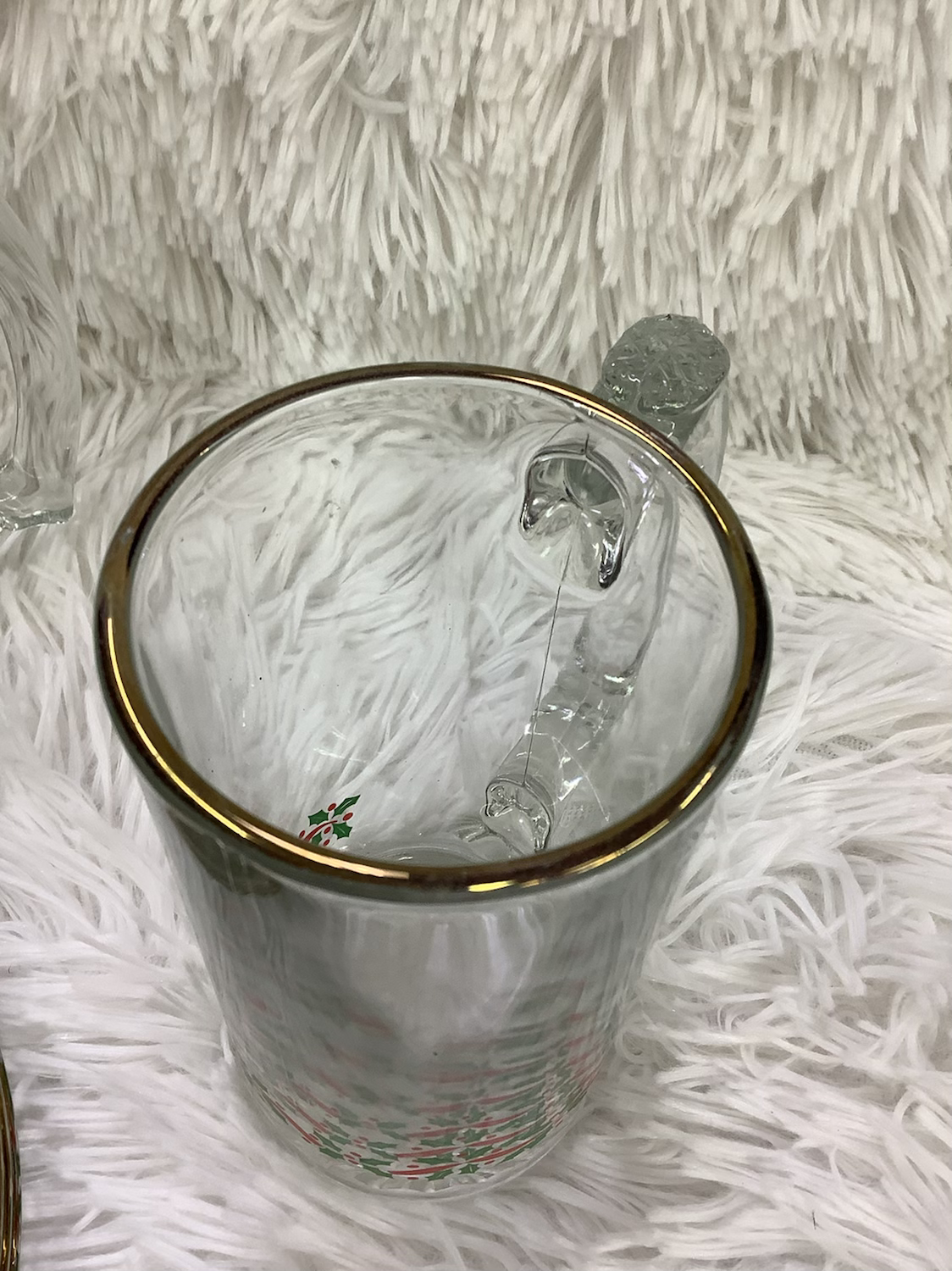 Holly themed dishware image 1