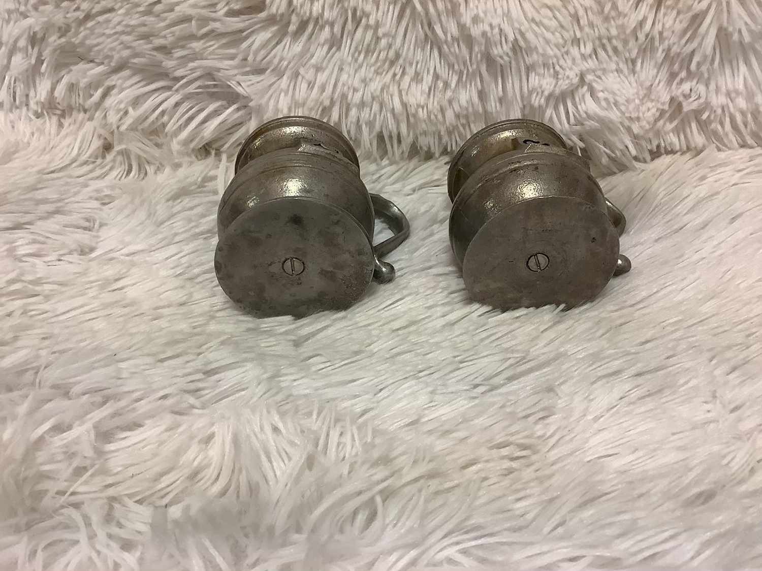 Vintage Wilton Armetale RWP Pewter Salt & Pepper Shakers Plough Tavern image 2