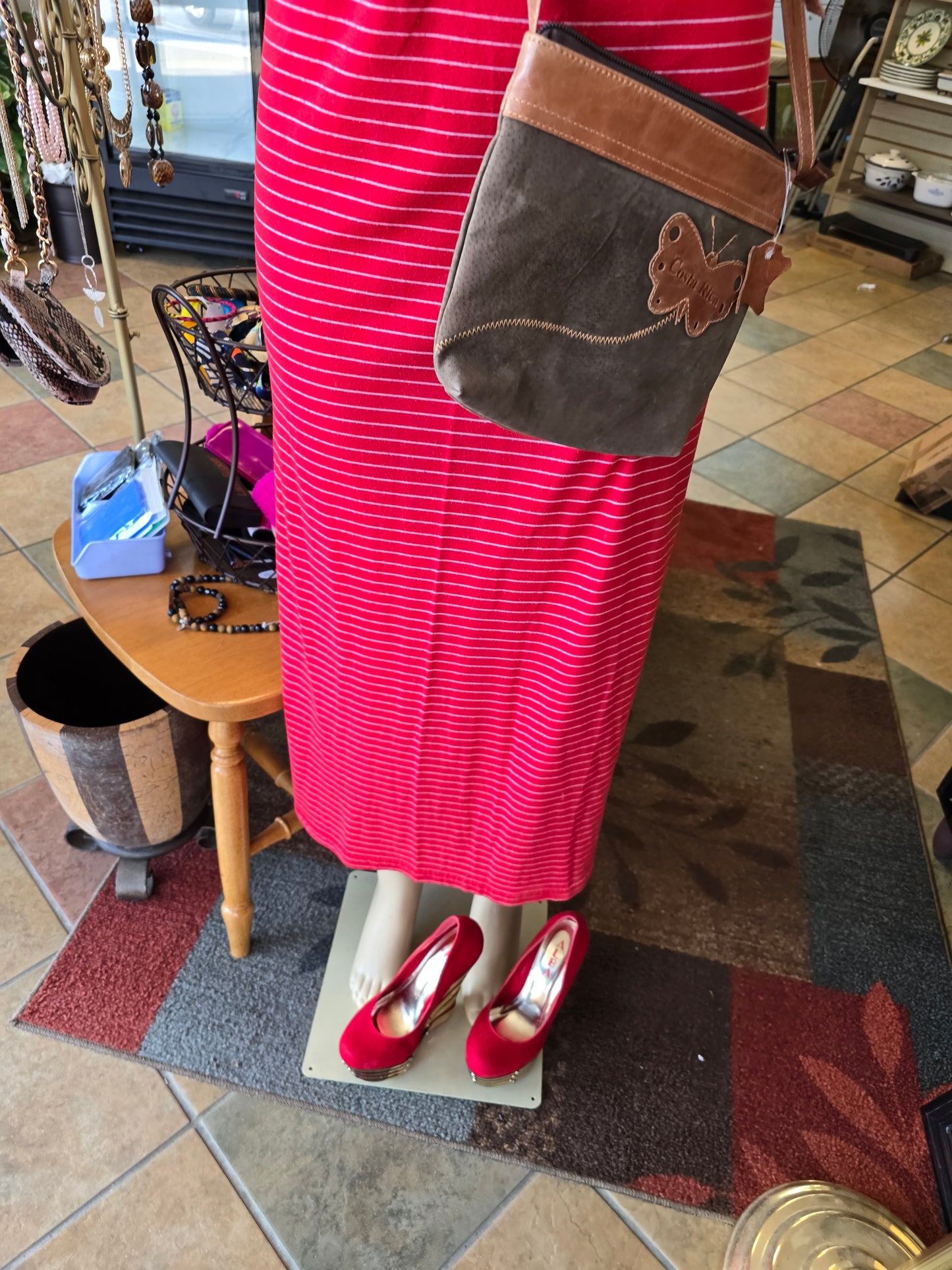 Red dress image 4
