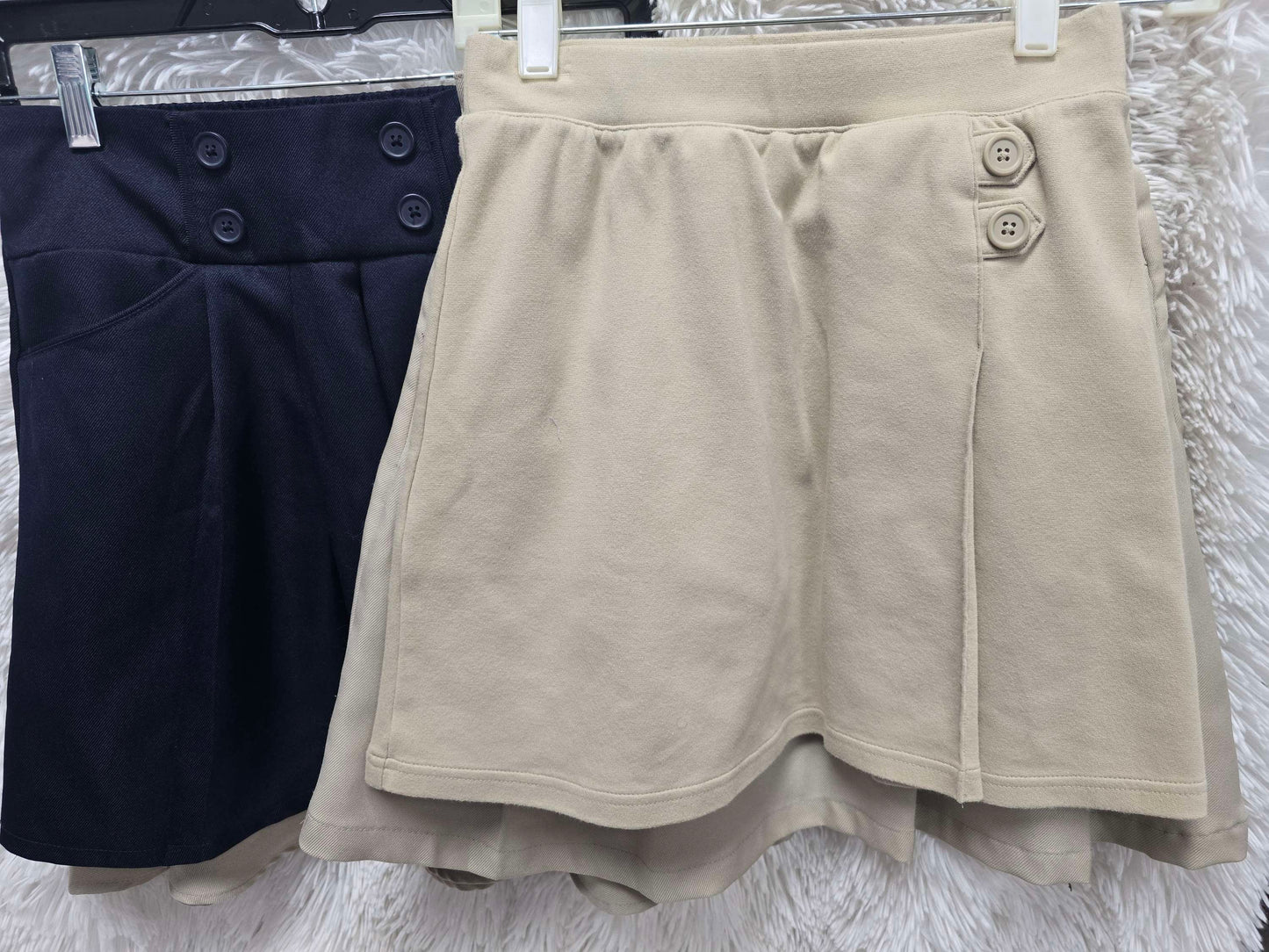 Set of 4 girl uniform skirt image 0
