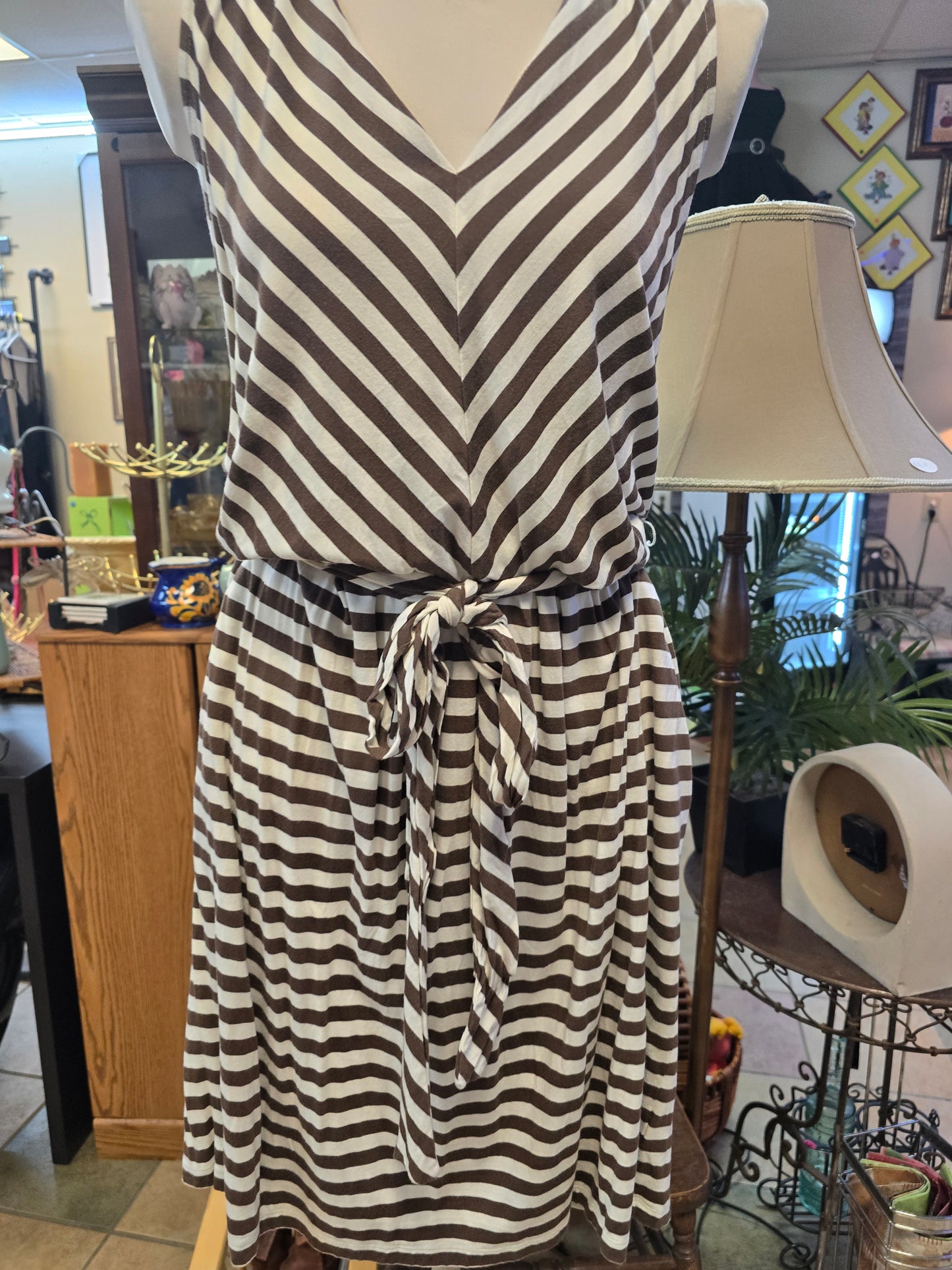 Talbot knee length 2 pocket dress image 4