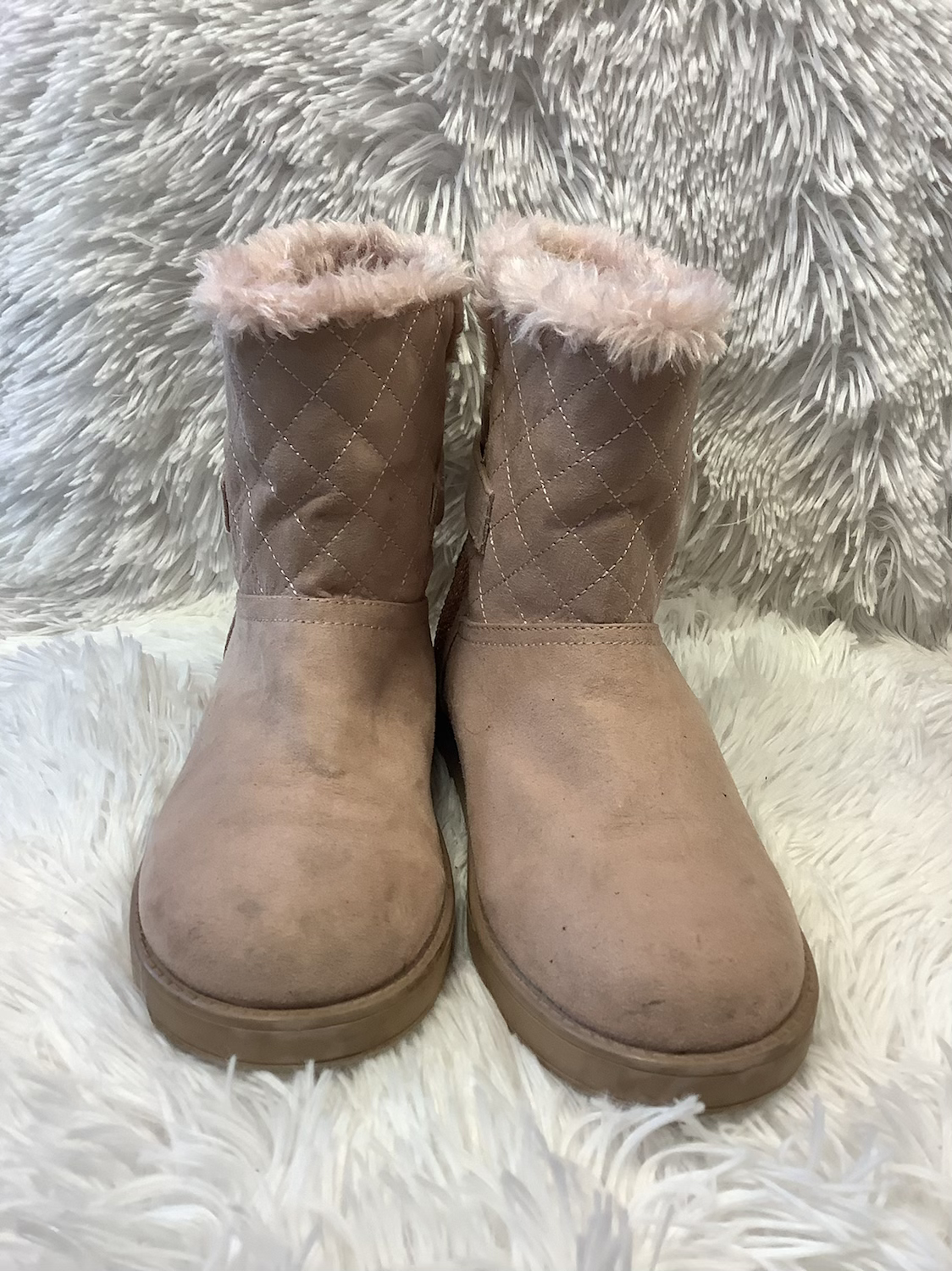 Pink fluffy guess boots size 7 image 2