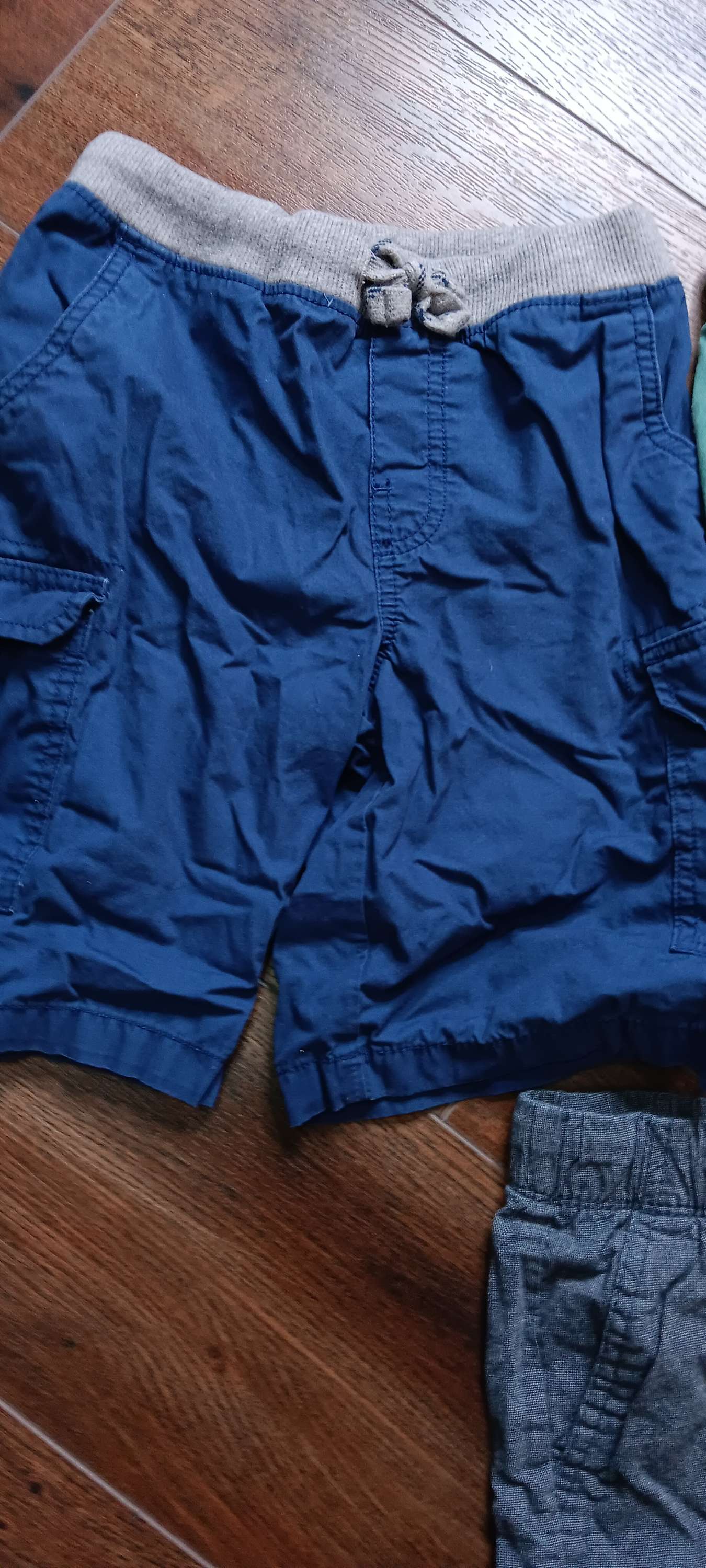 set of Boys shorts size (m) image 2