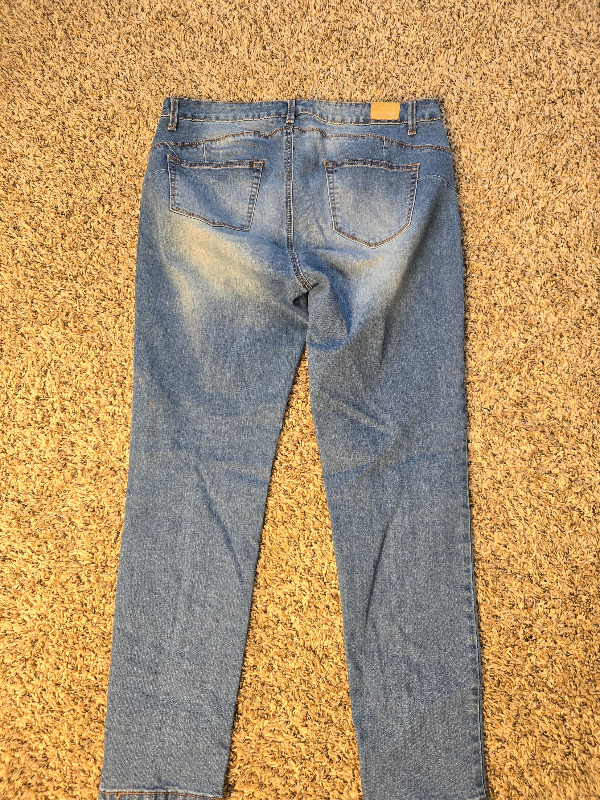 Iris Jeans Los Angeles Light Wash Skinny Jeans – Size 17 image 6