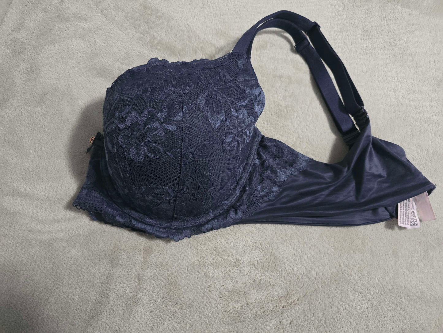 Victoria’s Secret Lace Underwire Bra – Navy Blue – Size 40DD image 4