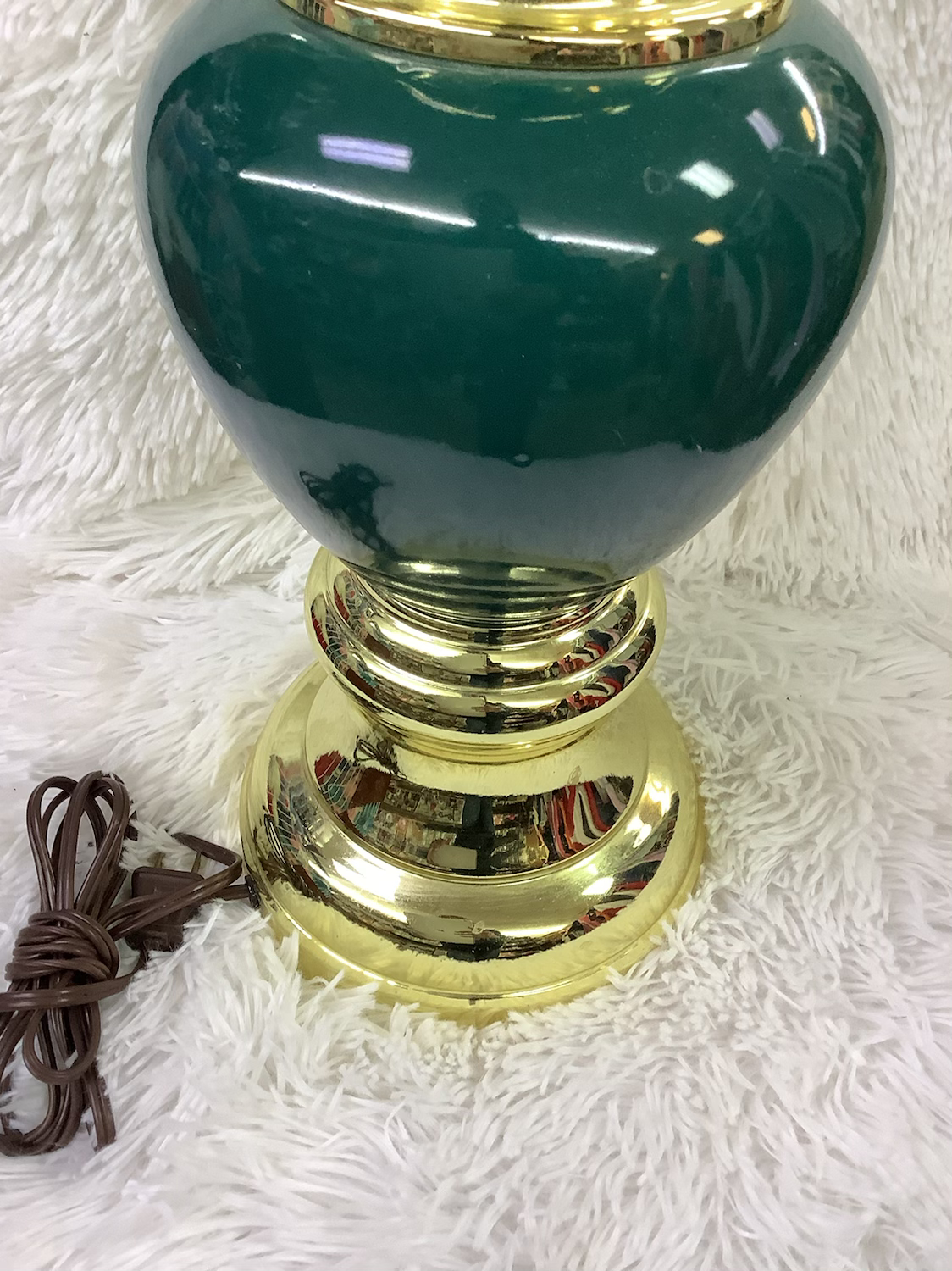 Green and gold lamp image 3