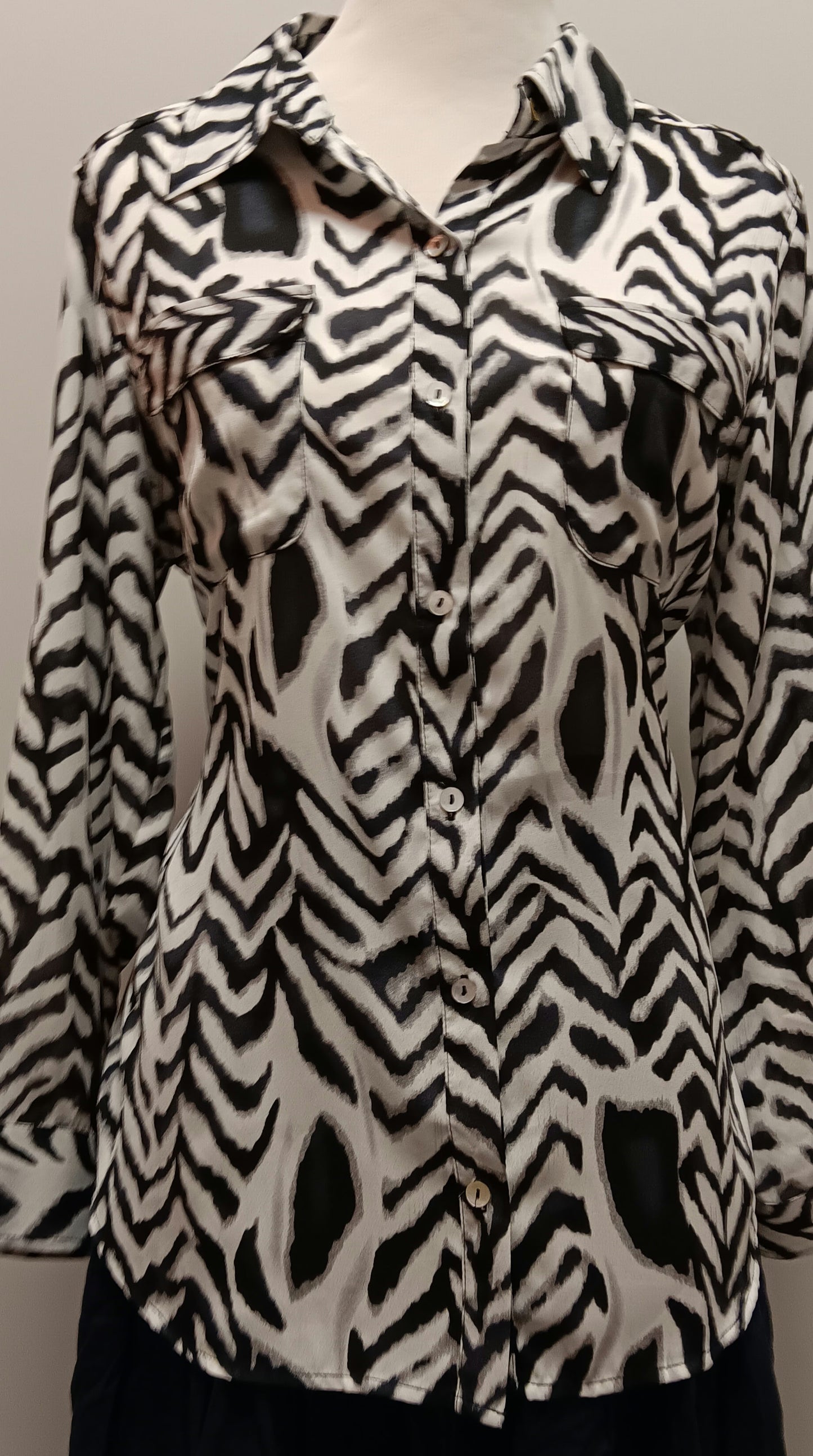 Zebra stripes dress barn blouse new with tag size 1X image 0