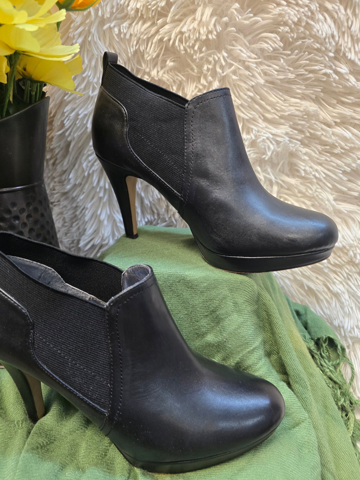Adrienne Vittadini shoe size 6M image 4