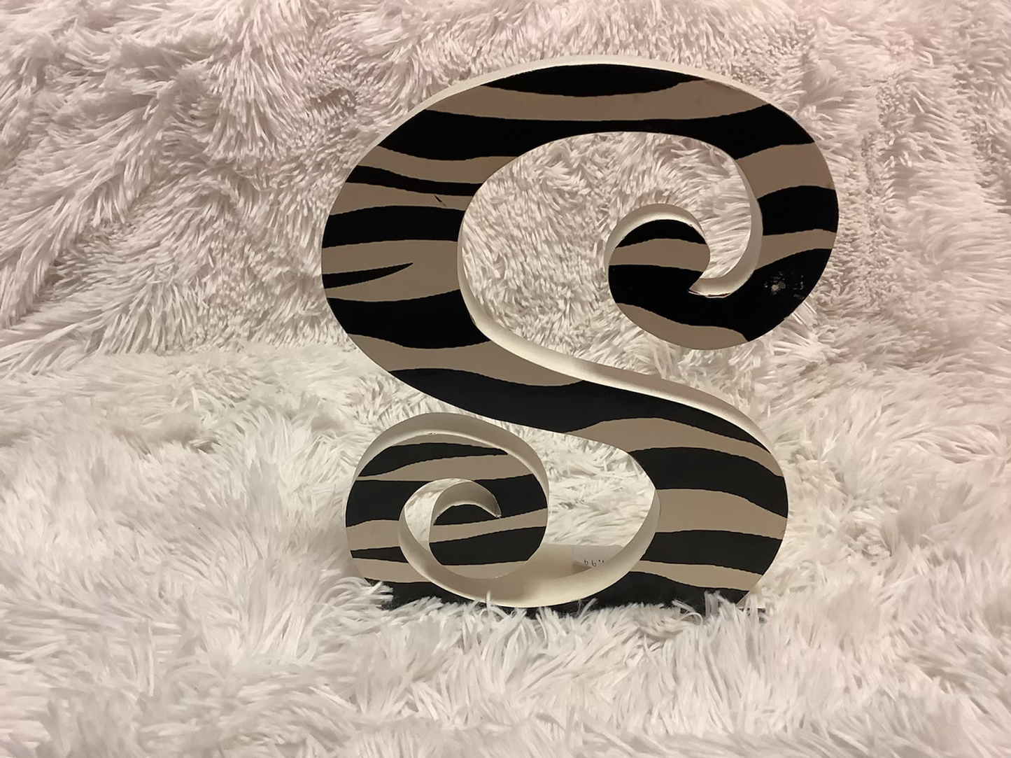 Zebra Print Letter “S” Stand image 3