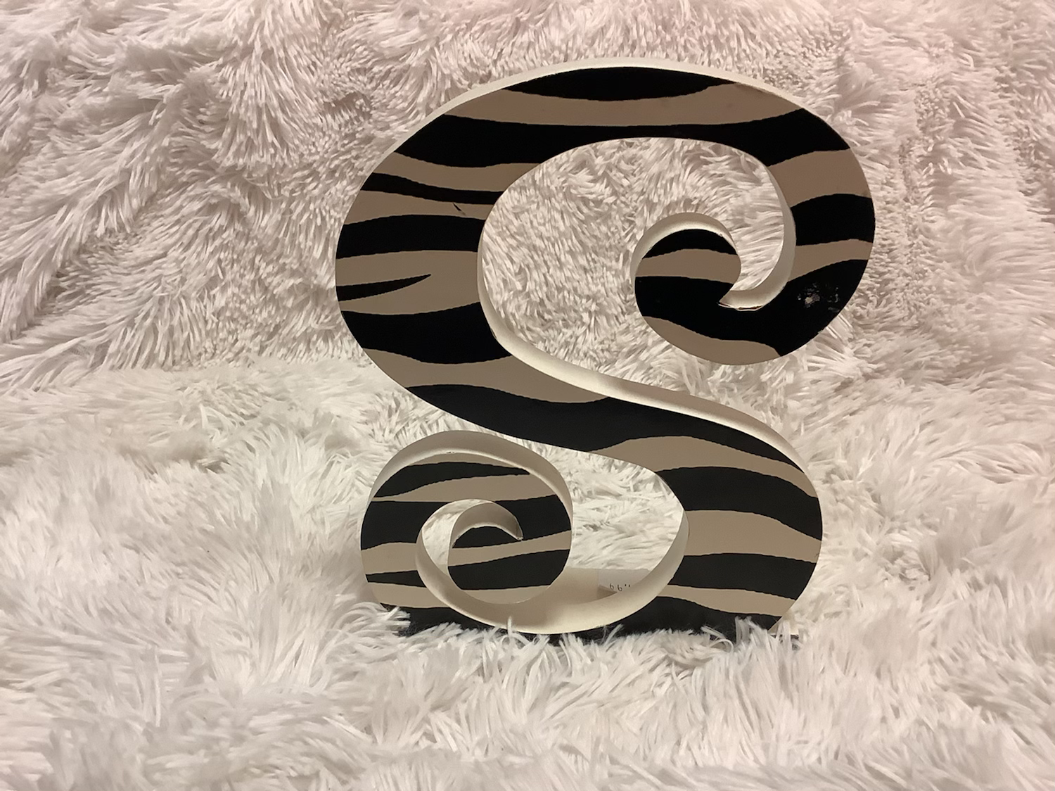Zebra Print Letter “S” Stand image 3