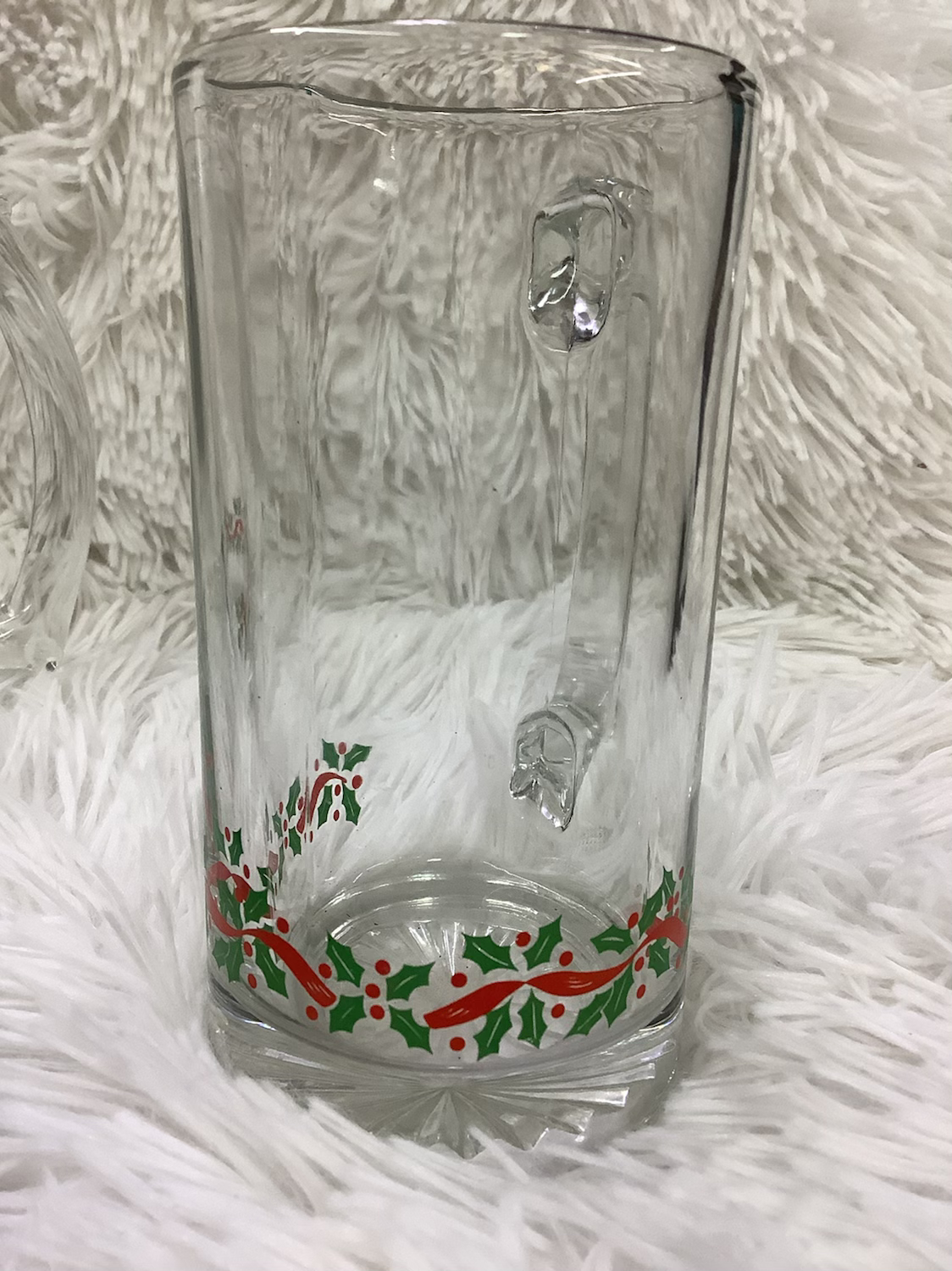 Holly themed dishware image 7