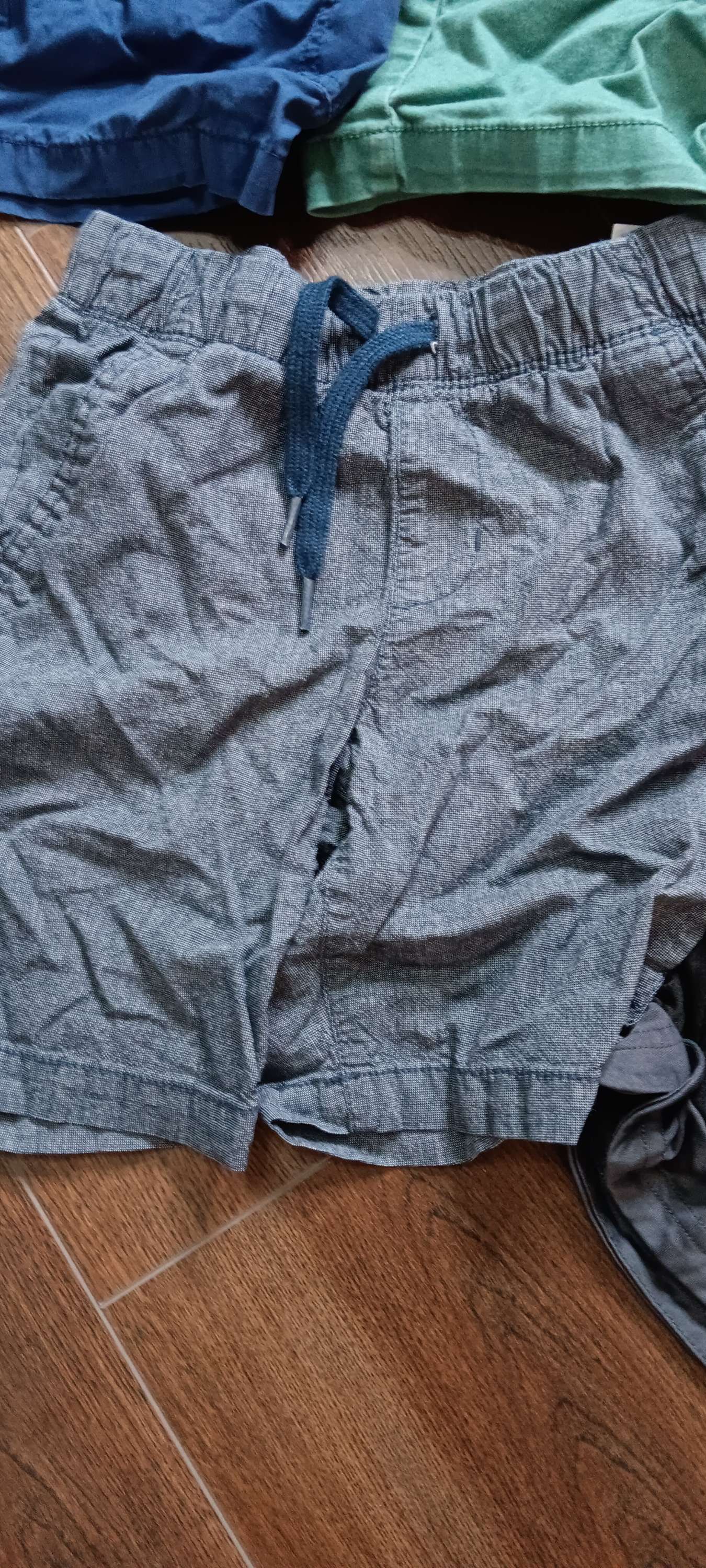 set of Boys shorts size (m) image 7