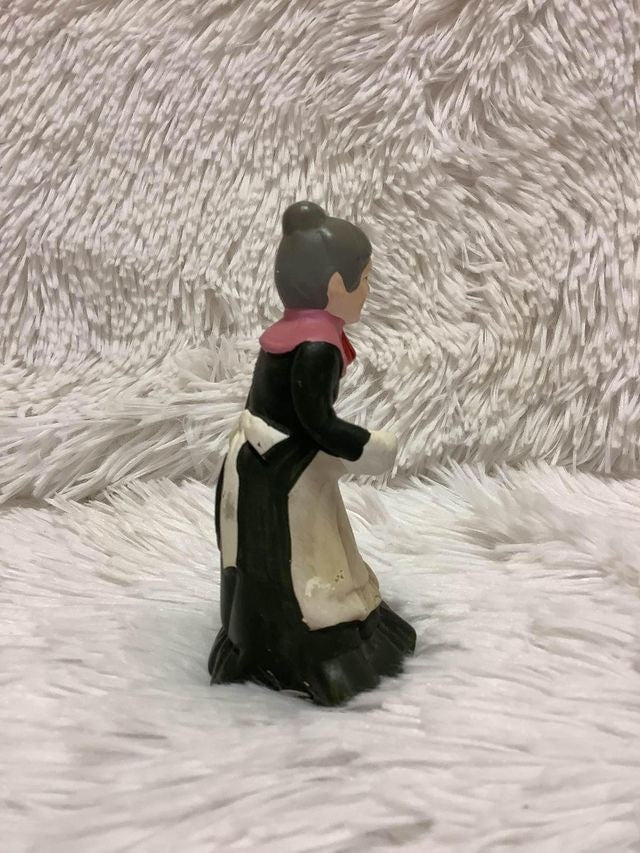 Librarian Statue image 3