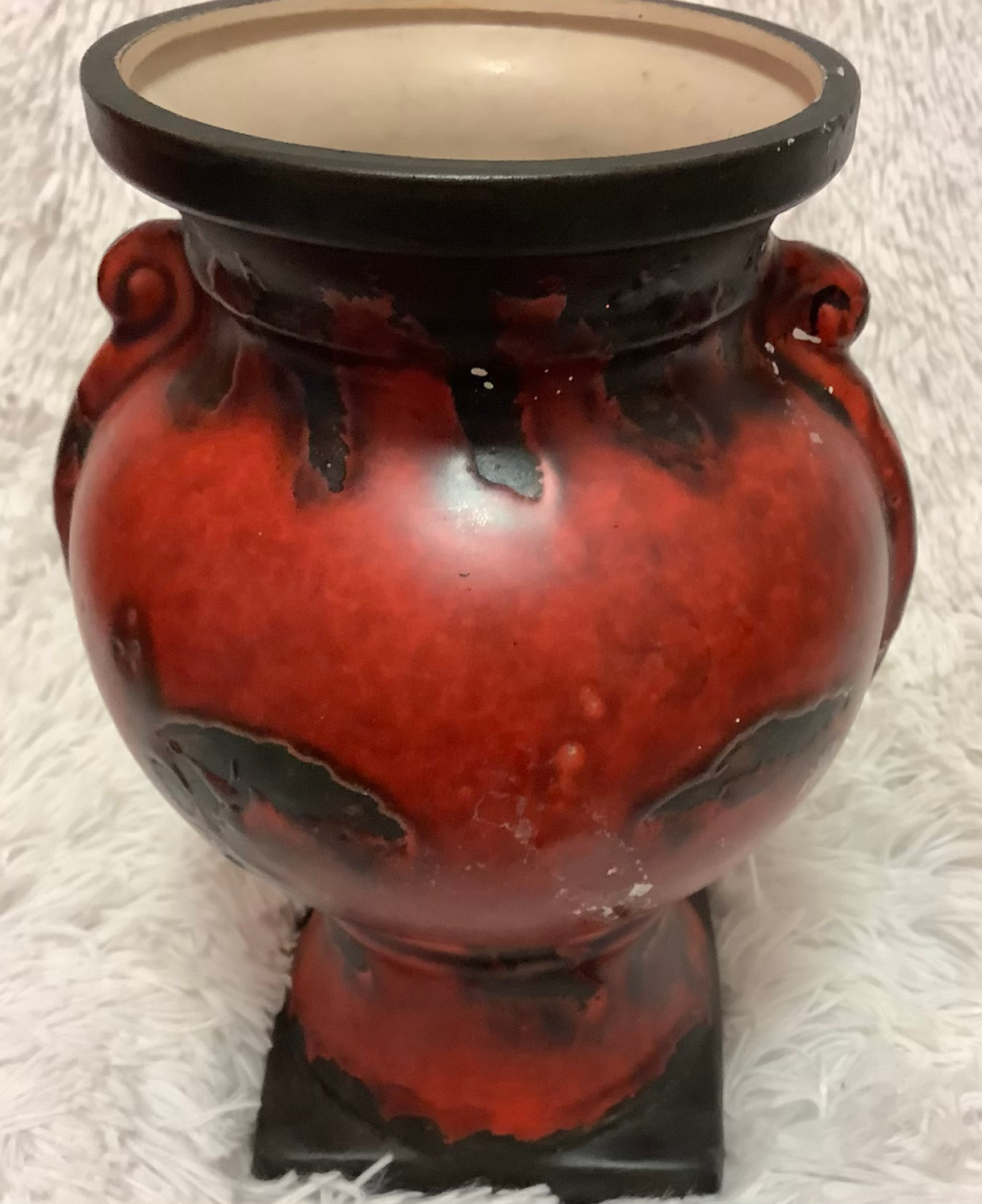 Red flower vase image 2